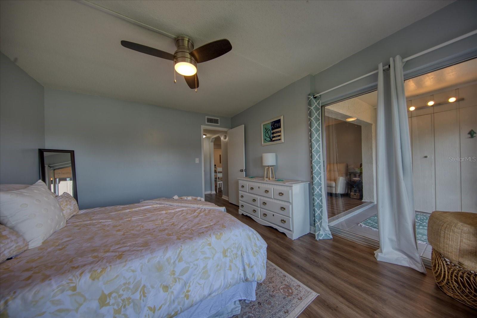 Image 16 of 20 For 712 Cordova Green 712