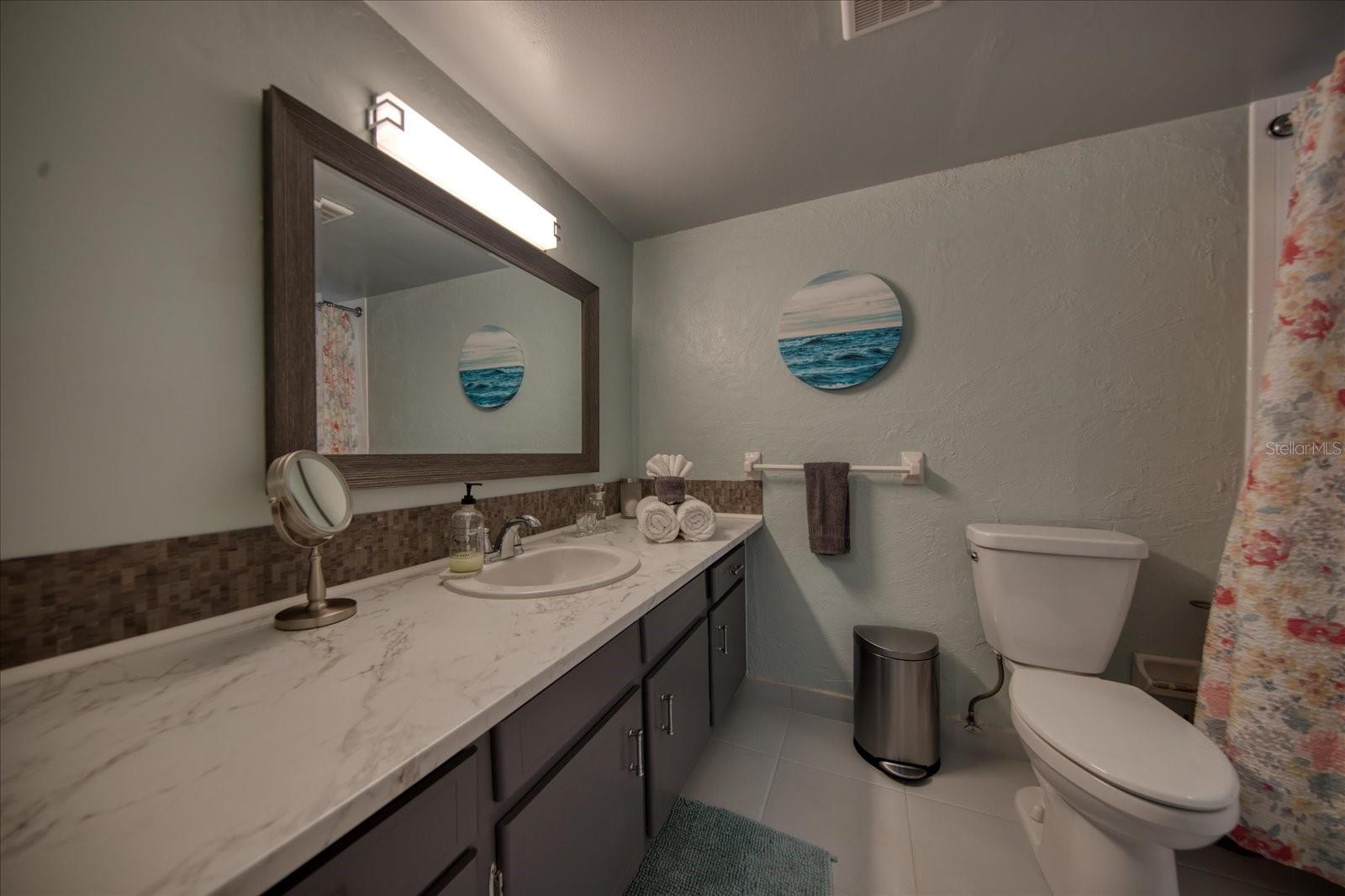 Image 17 of 20 For 712 Cordova Green 712