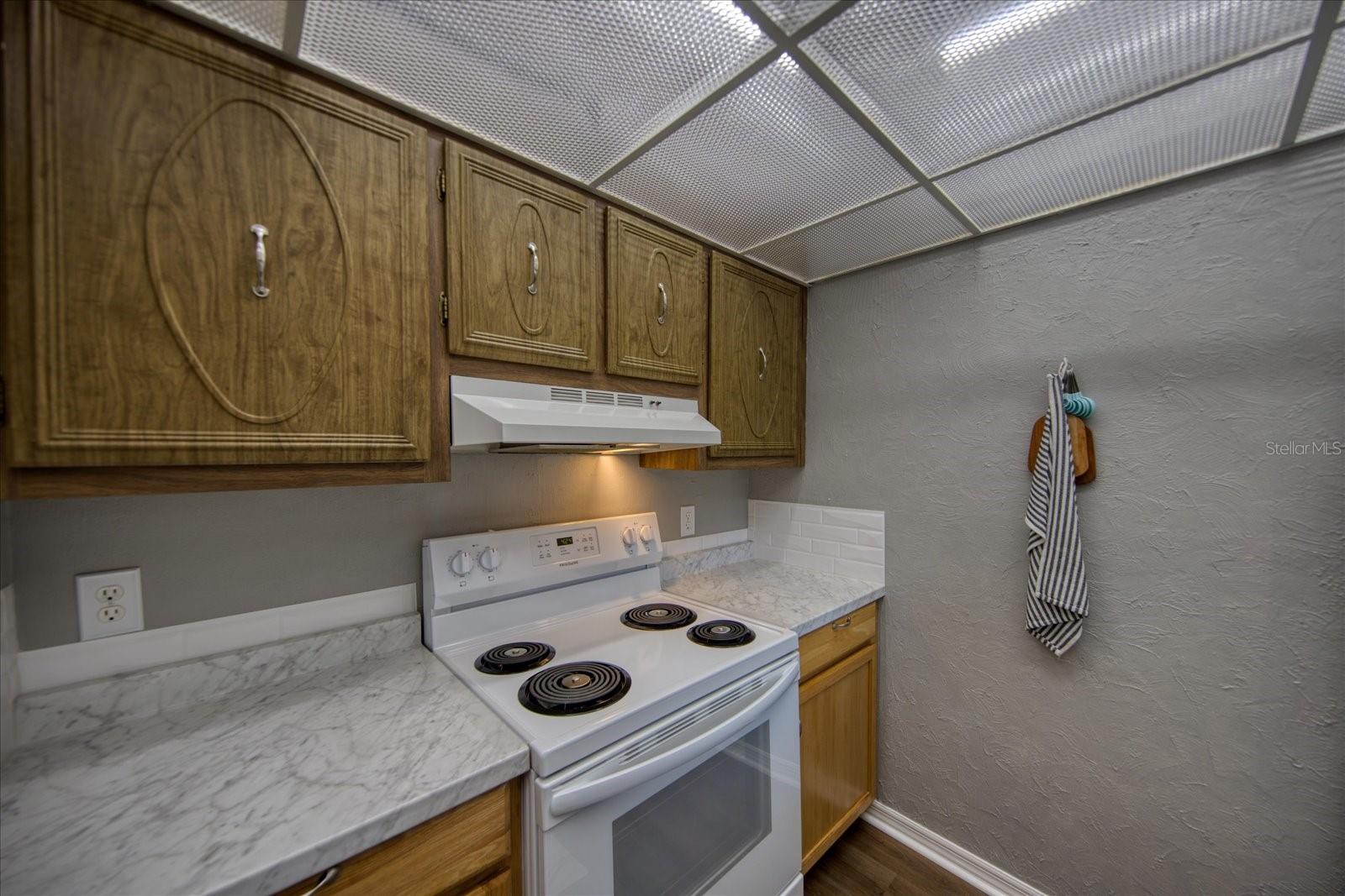 Image 7 of 20 For 712 Cordova Green 712