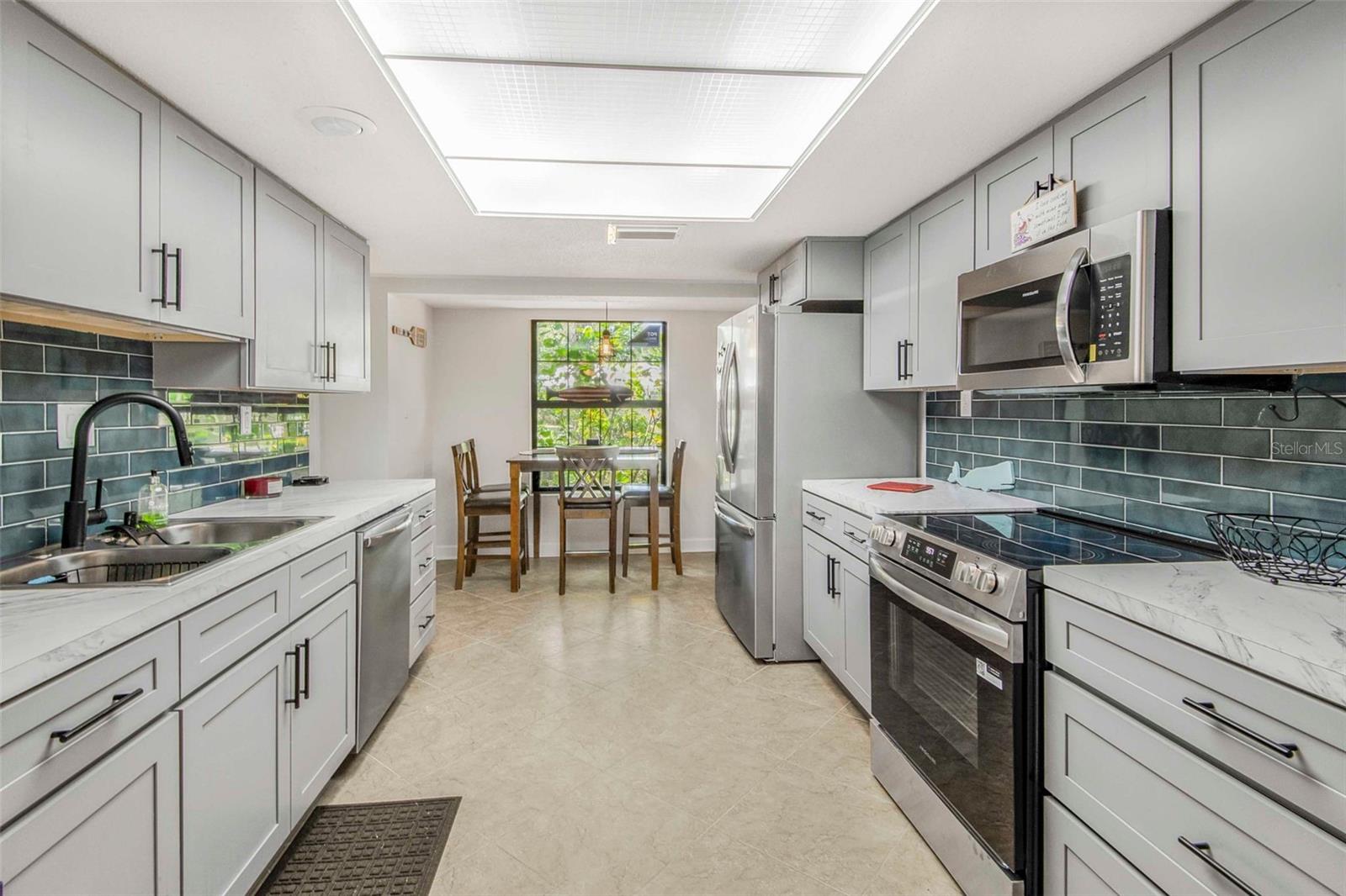 Image 18 of 45 For 11316 Bayshore Drive 57