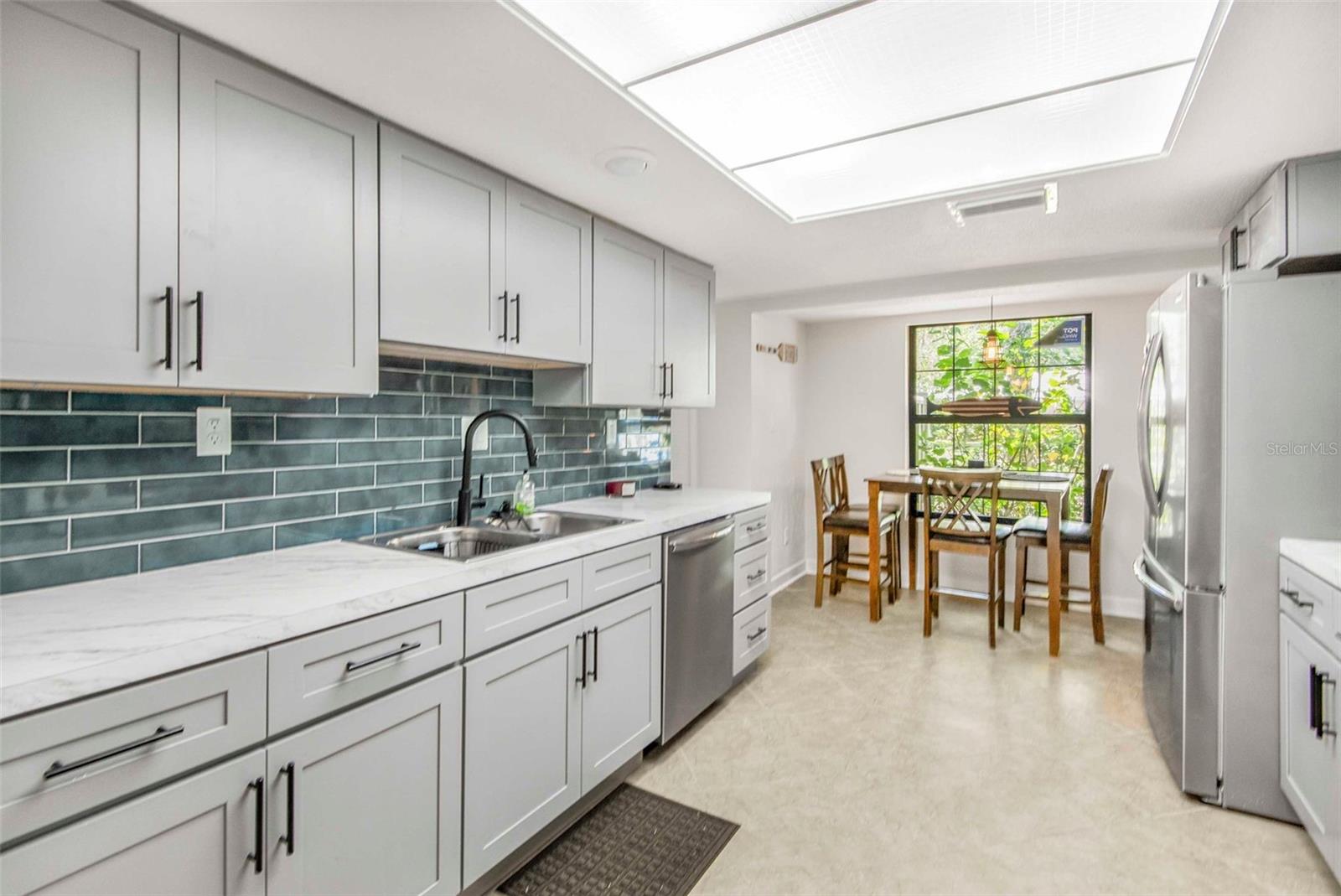 Image 19 of 45 For 11316 Bayshore Drive 57