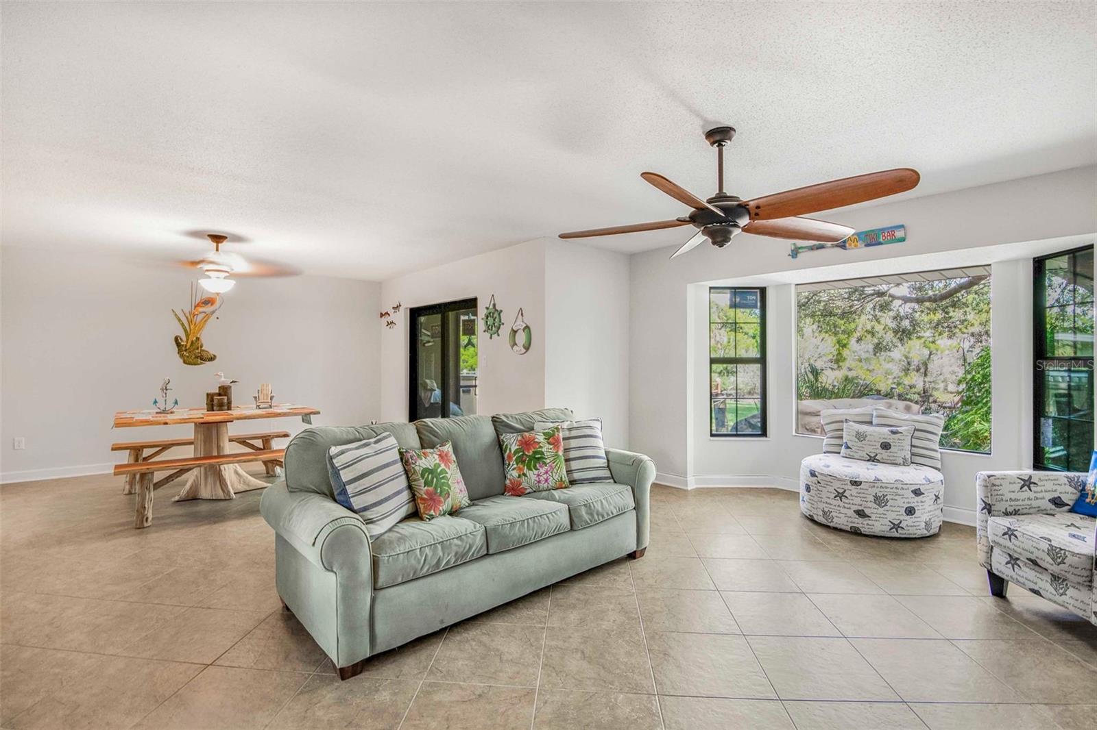 Image 24 of 45 For 11316 Bayshore Drive 57