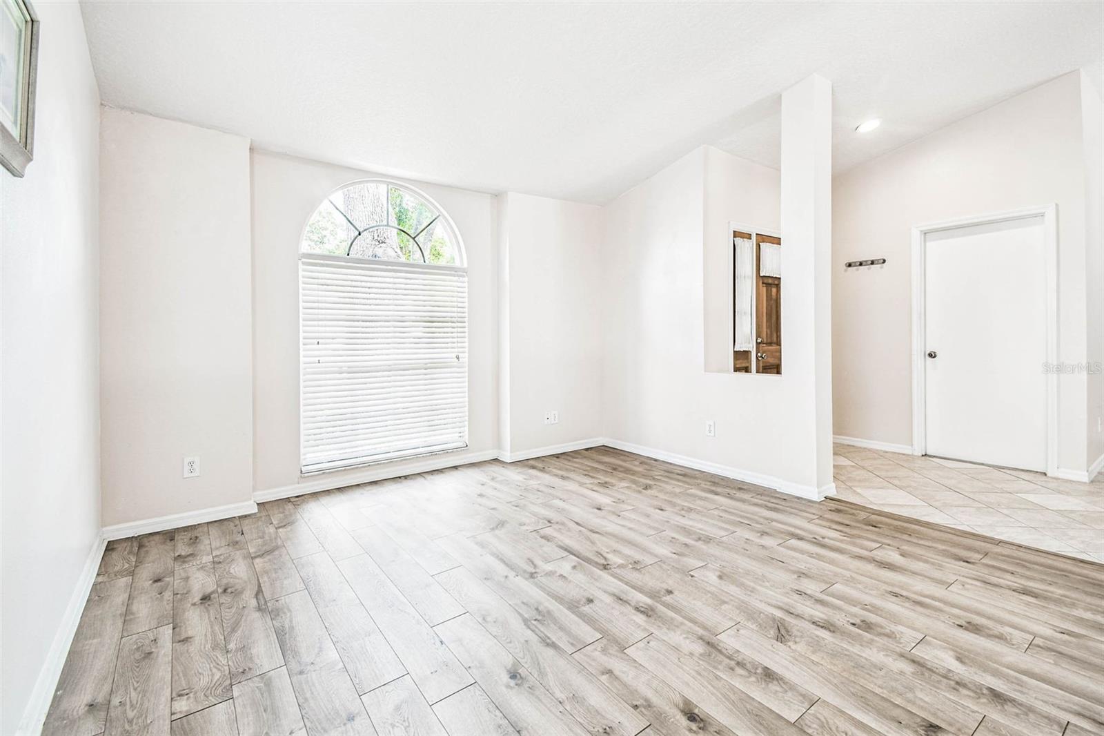 Image 11 of 50 For 1129 Bloom Hill Avenue