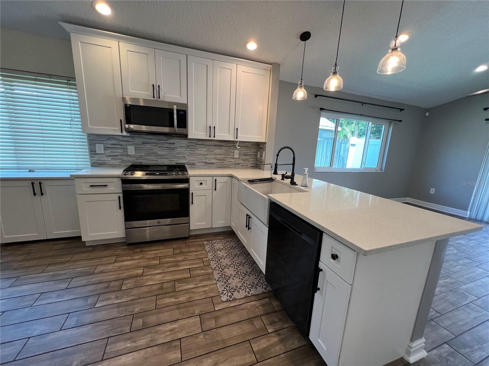 Image 12 of 39 For 8509 Bella Way