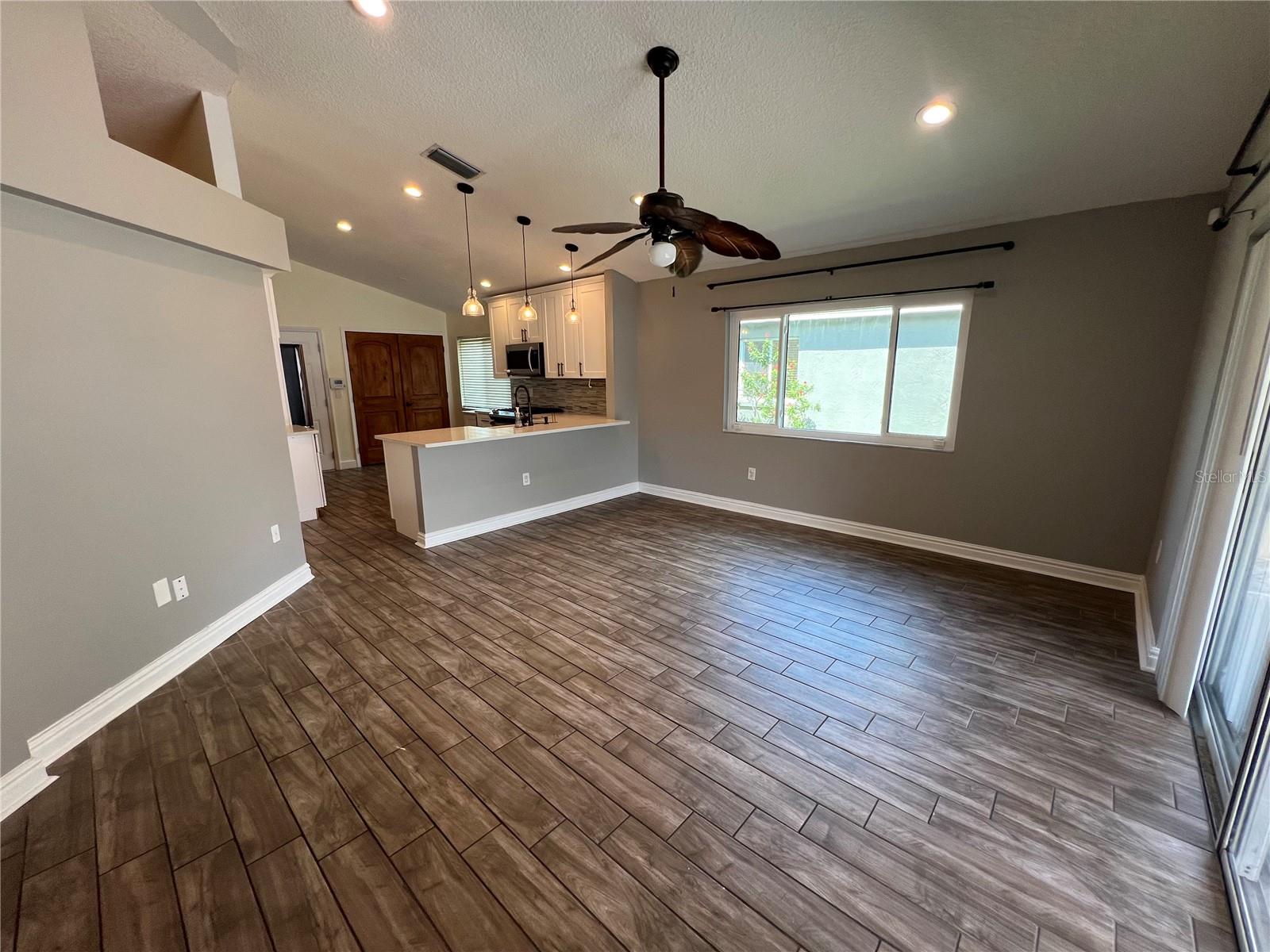 Image 18 of 39 For 8509 Bella Way