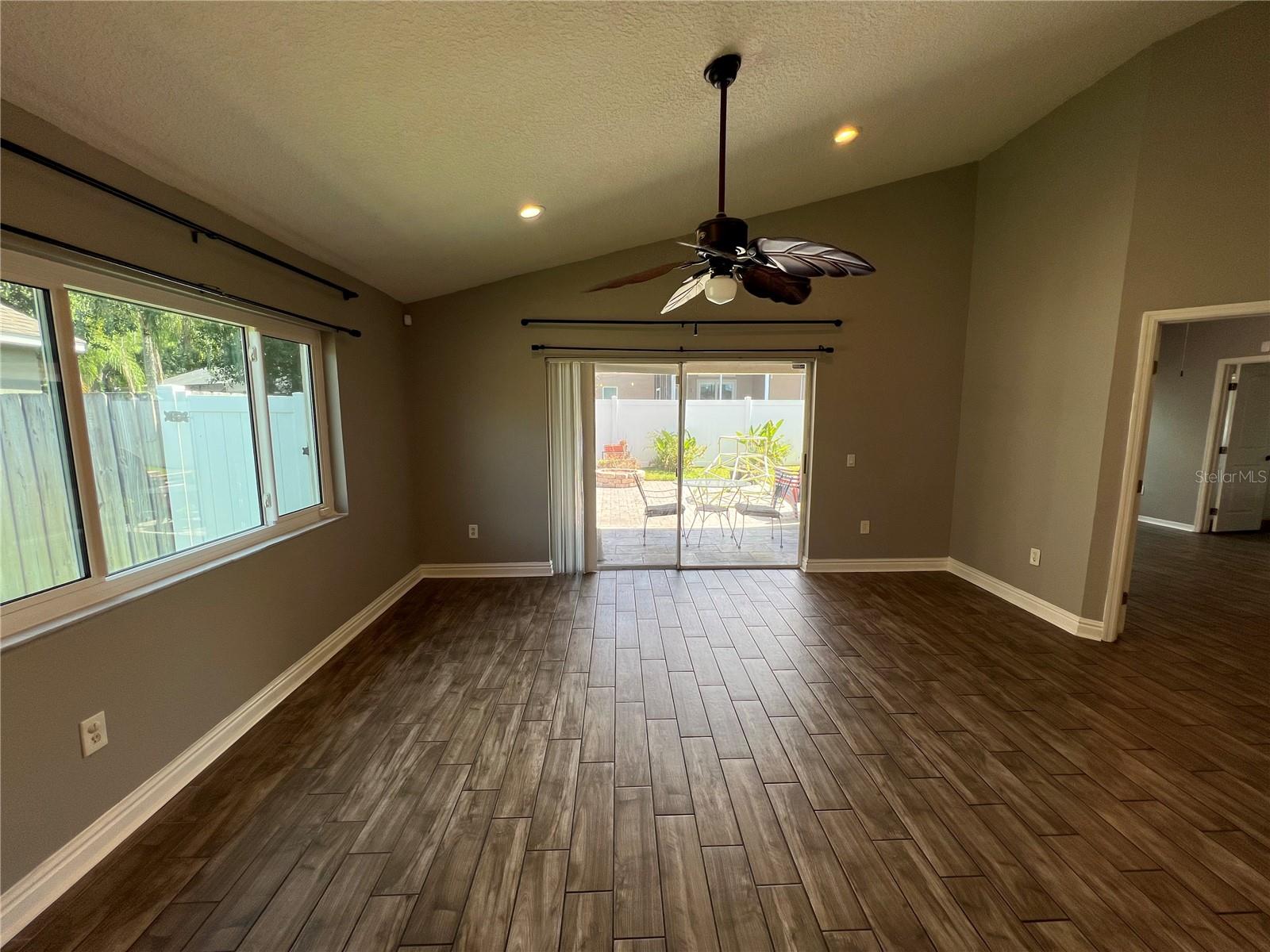 Image 19 of 39 For 8509 Bella Way