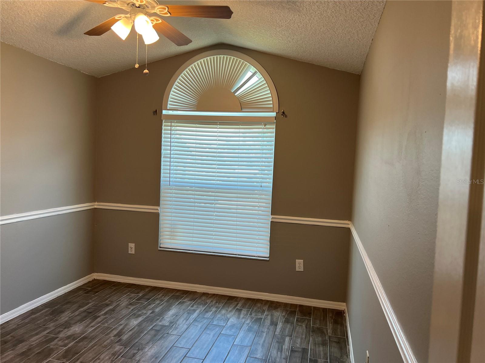 Image 25 of 39 For 8509 Bella Way