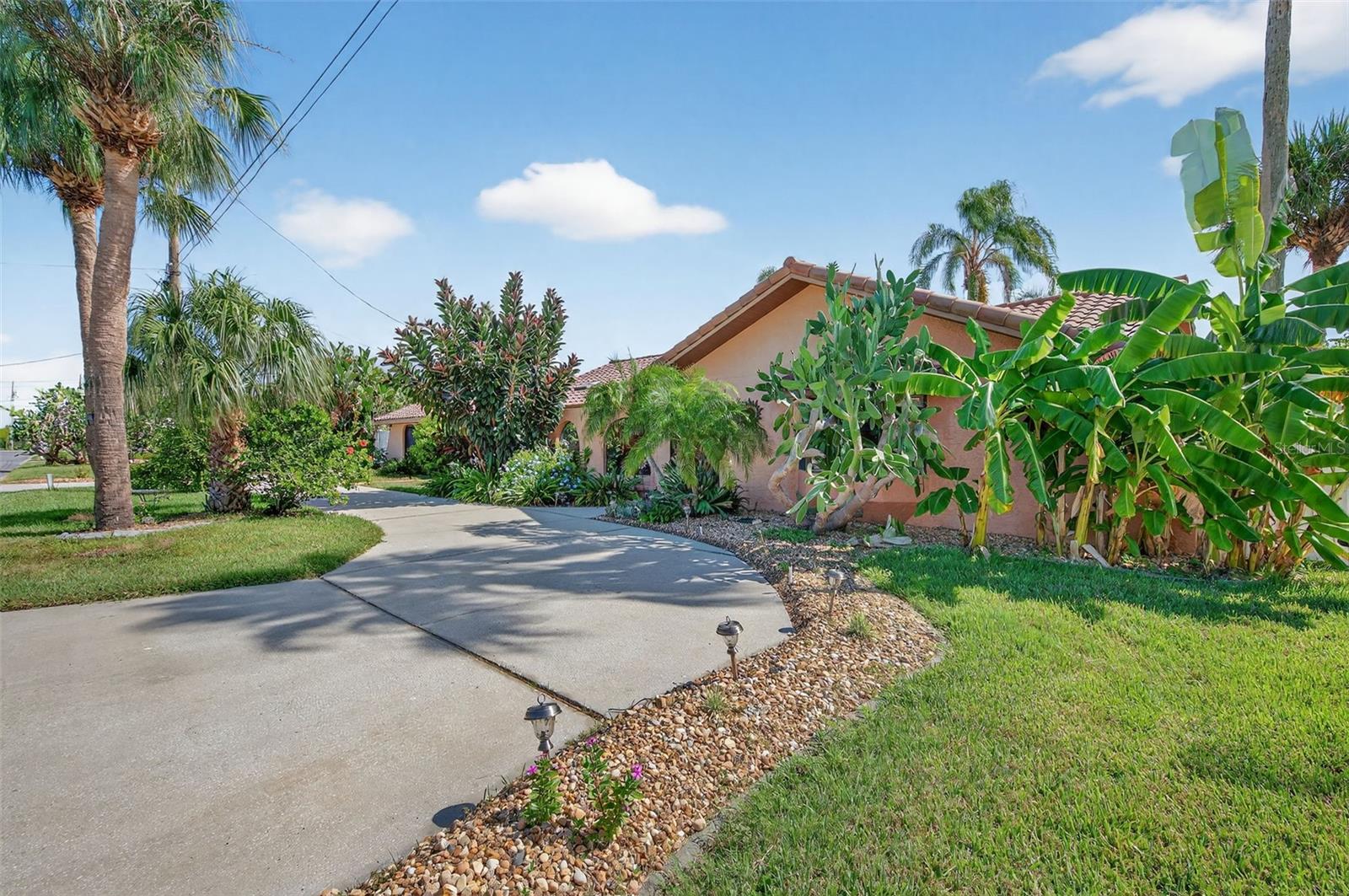 Image 6 of 99 For 3364 Oleander Drive
