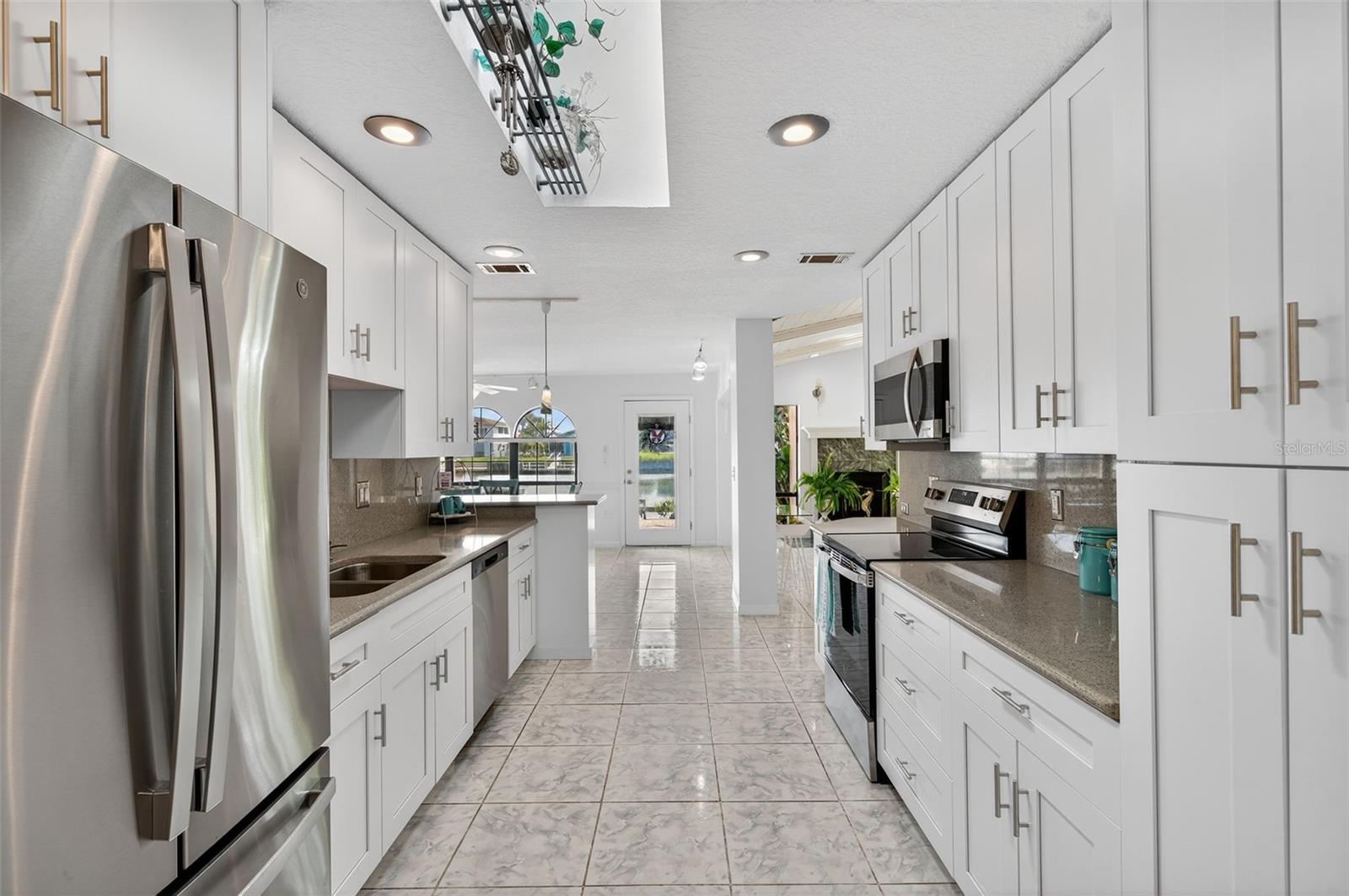 Image 61 of 99 For 3364 Oleander Drive