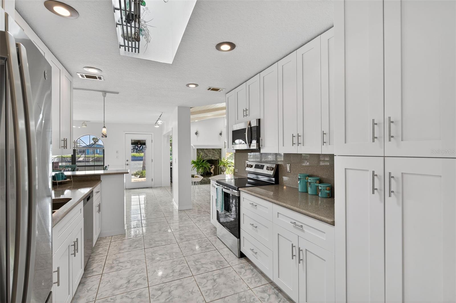 Image 62 of 99 For 3364 Oleander Drive