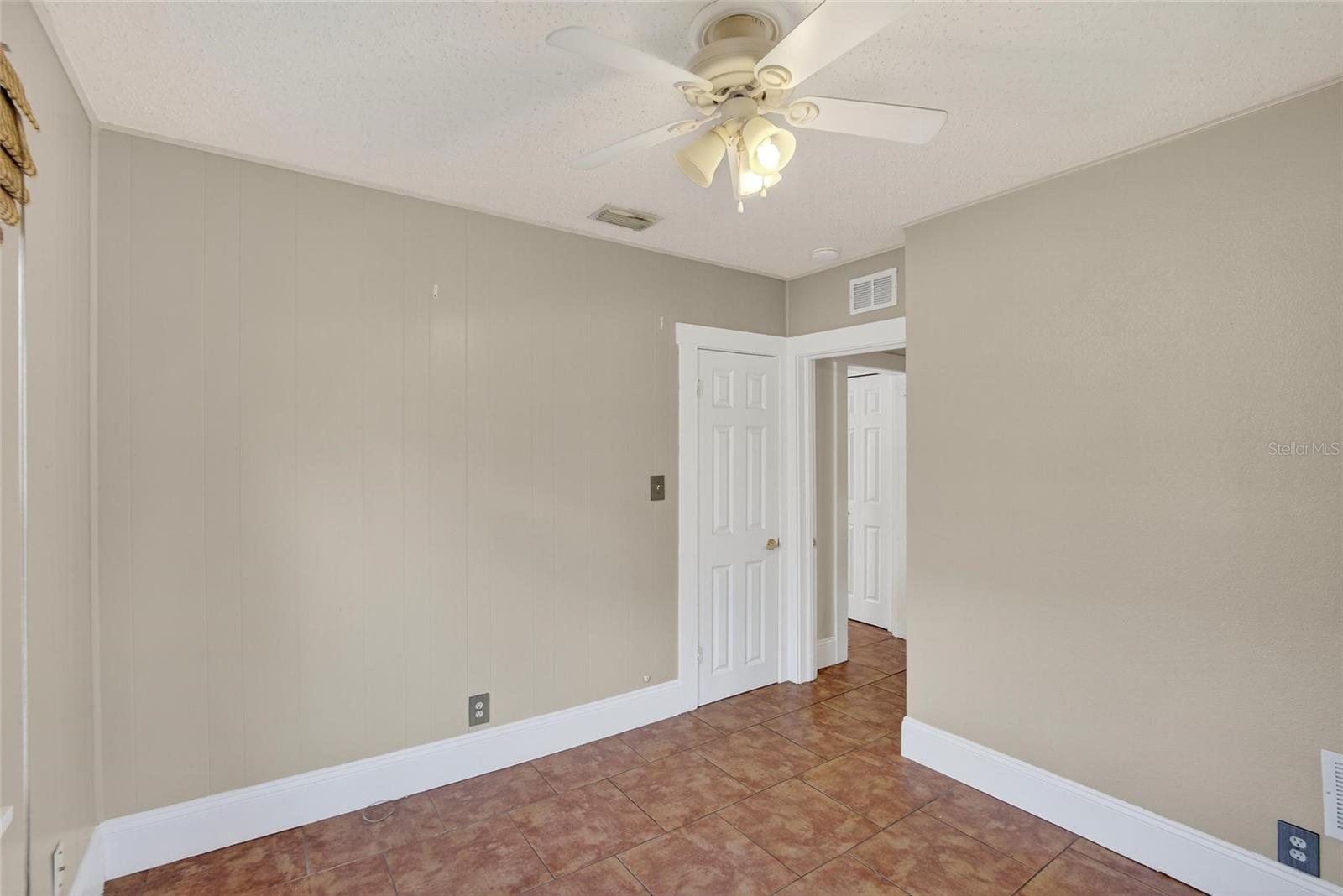 Image 10 of 84 For 1034 27th Street N