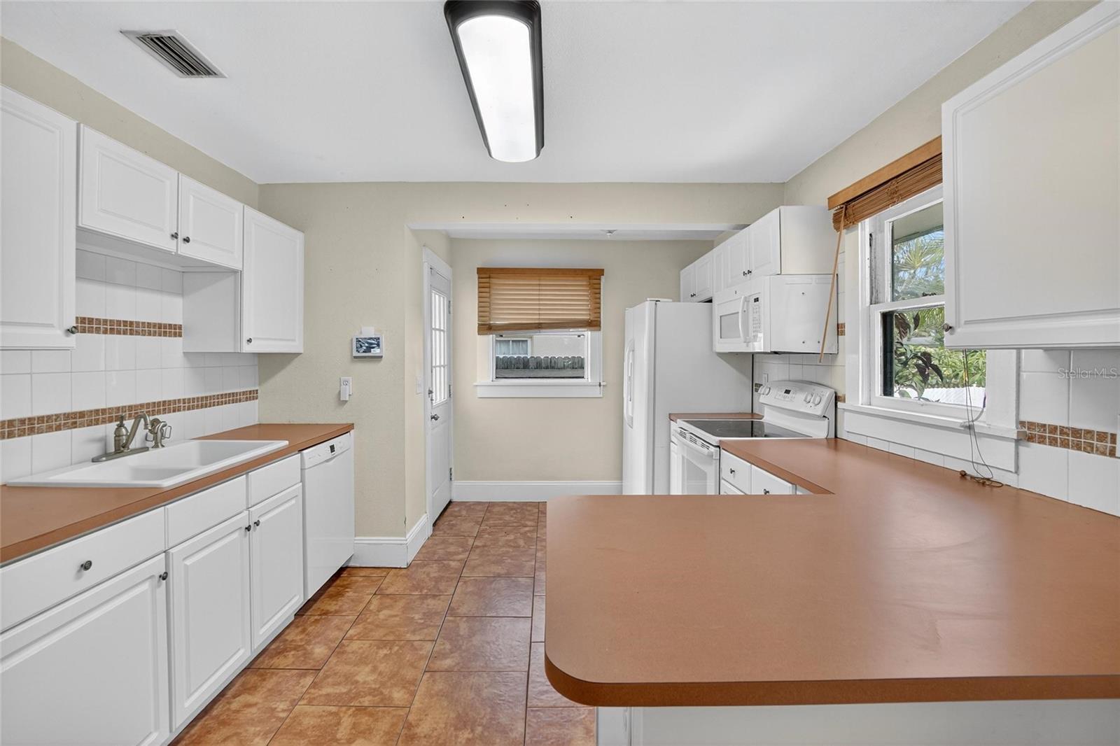 Image 17 of 84 For 1034 27th Street N