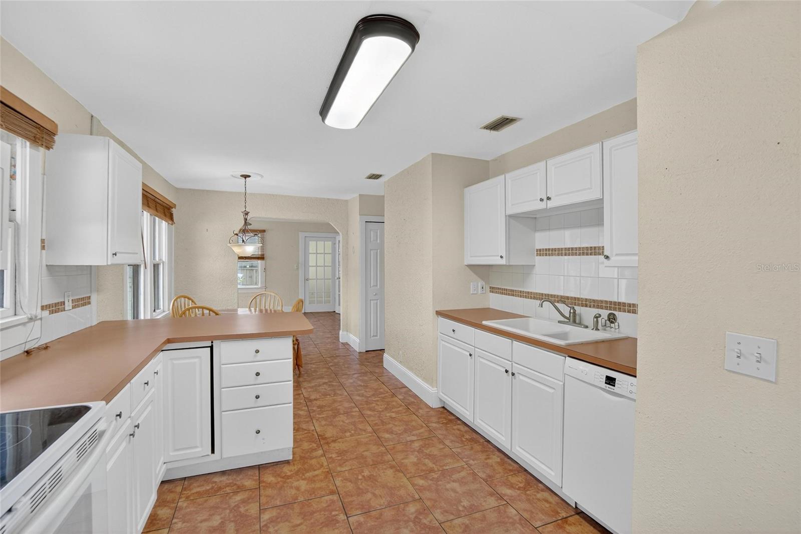 Image 21 of 84 For 1034 27th Street N