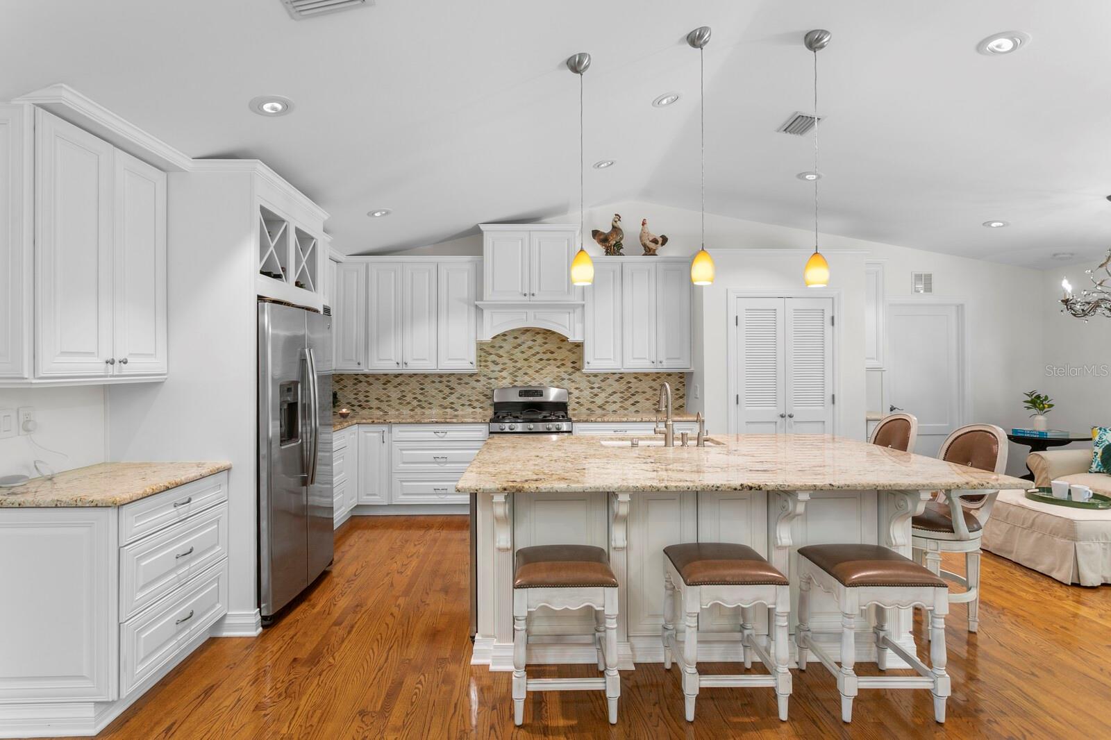 Image 15 of 61 For 3910 Tacon Street