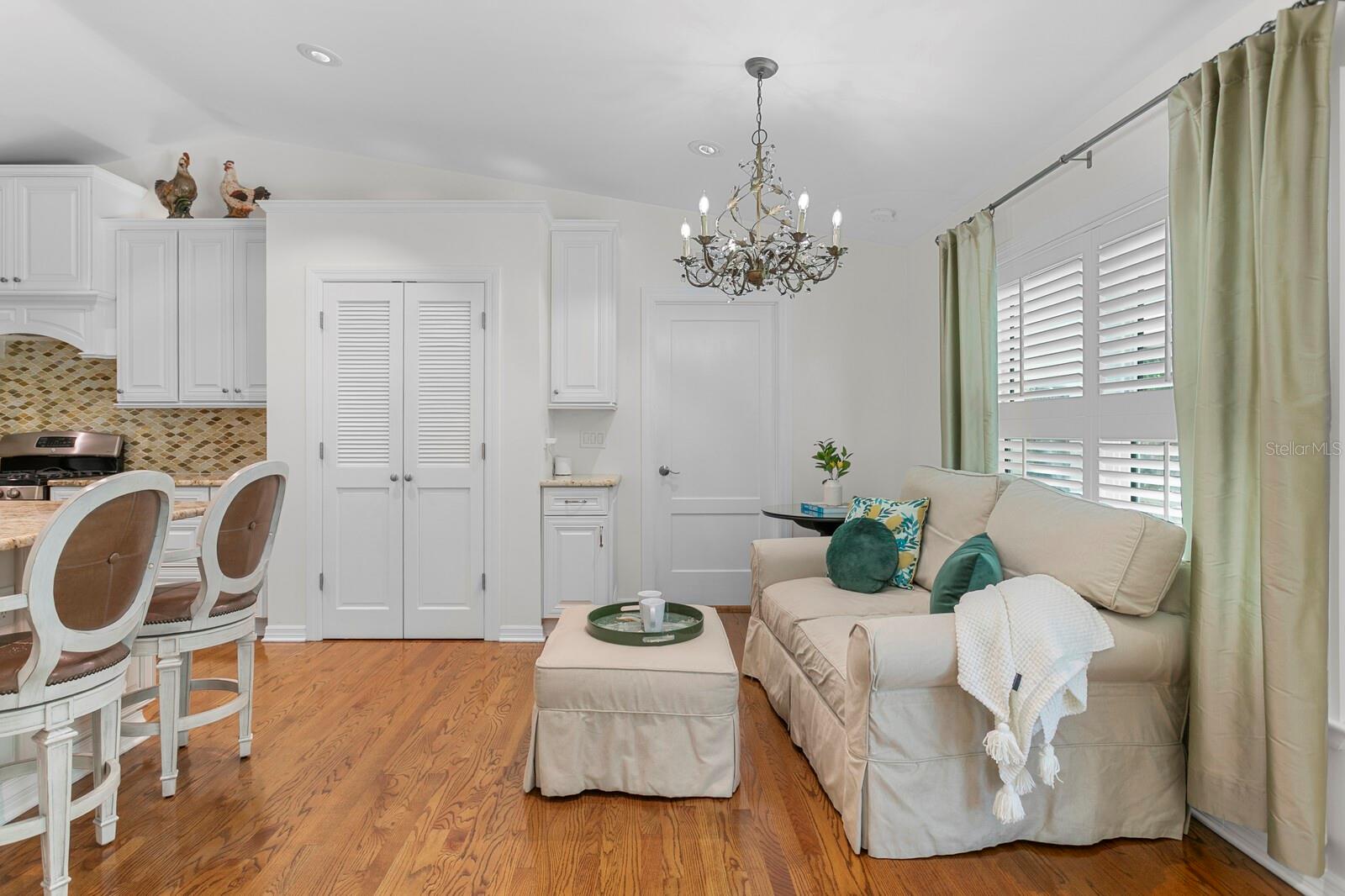 Image 19 of 61 For 3910 Tacon Street