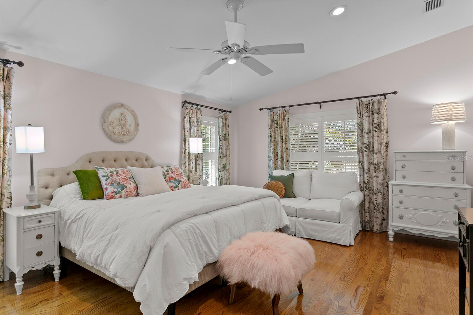 Image 25 of 61 For 3910 Tacon Street