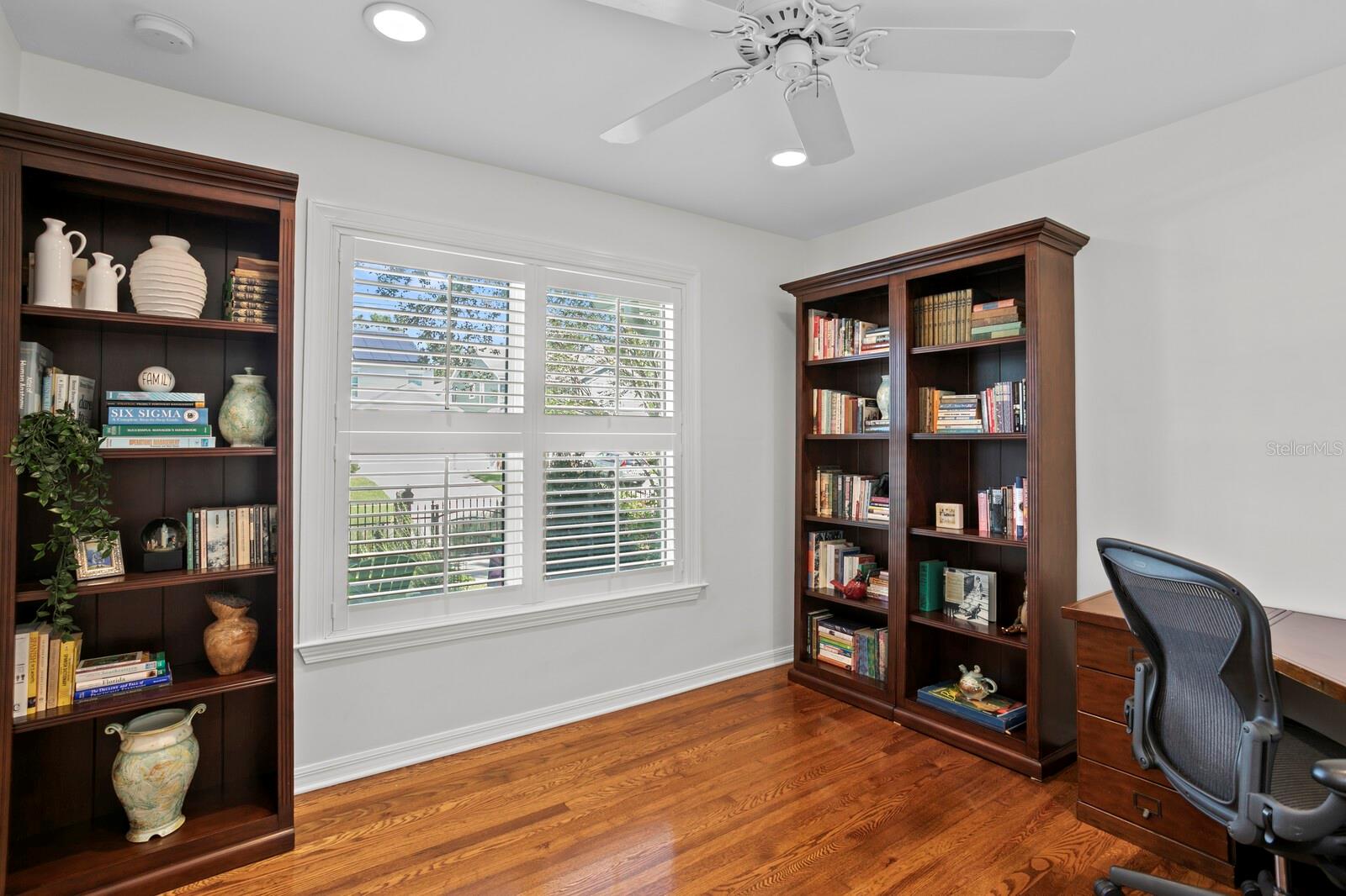 Image 32 of 61 For 3910 Tacon Street