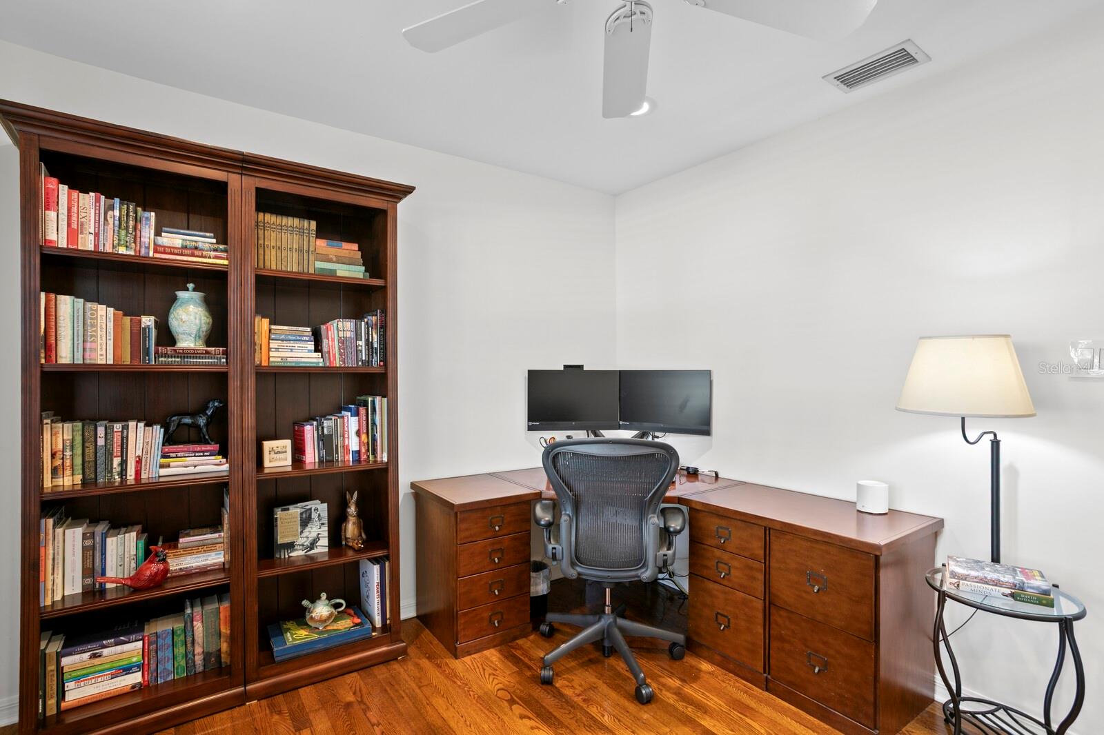 Image 33 of 61 For 3910 Tacon Street