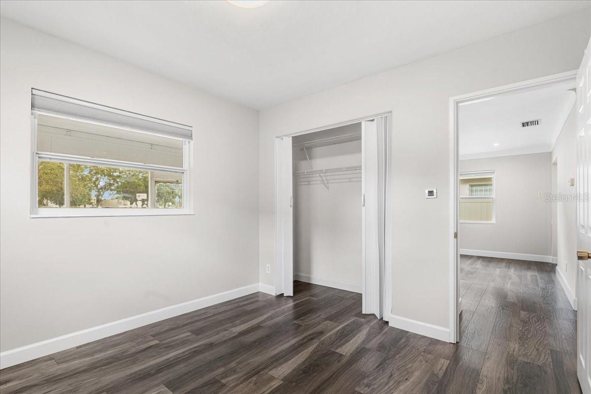 Image 12 of 22 For 819 Southwest Boulevard N