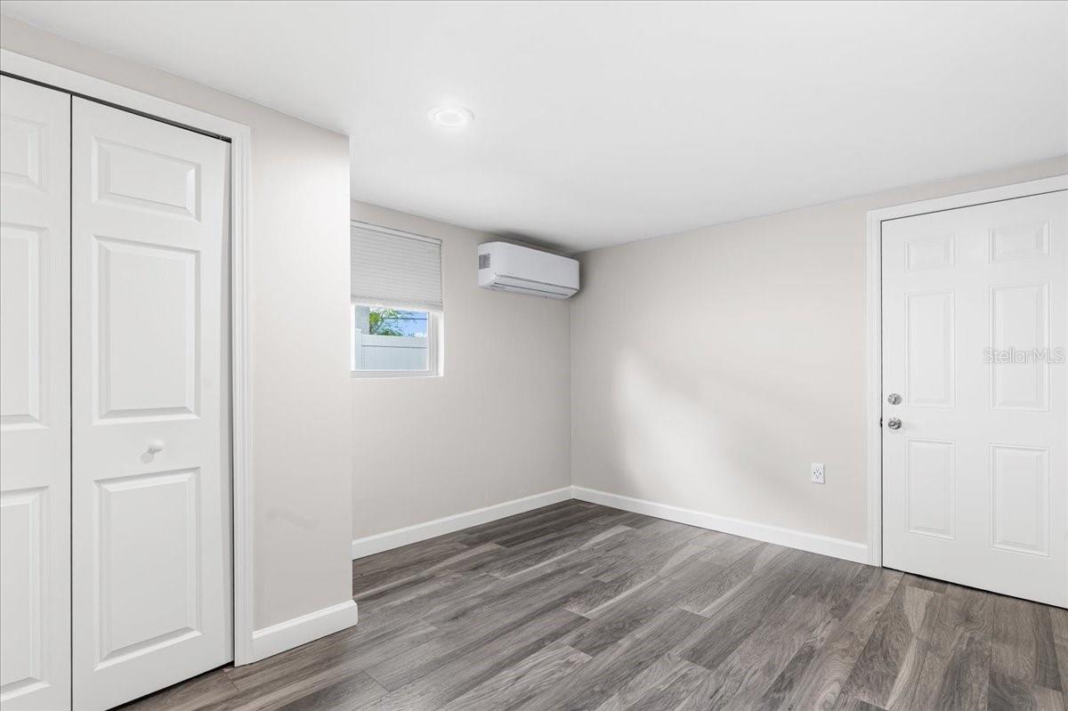 Image 16 of 22 For 819 Southwest Boulevard N