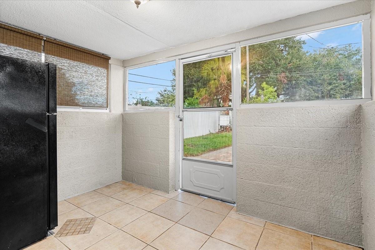 Image 19 of 22 For 819 Southwest Boulevard N