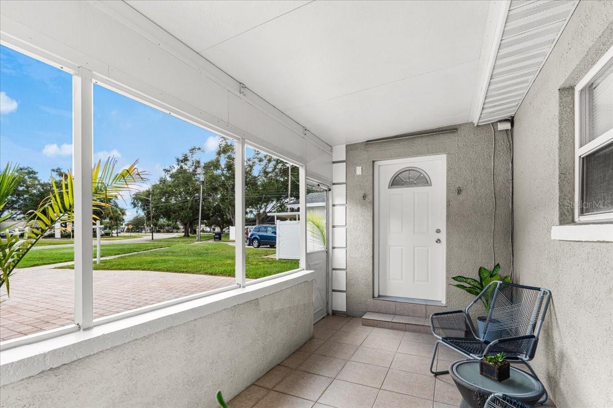 Image 5 of 22 For 819 Southwest Boulevard N