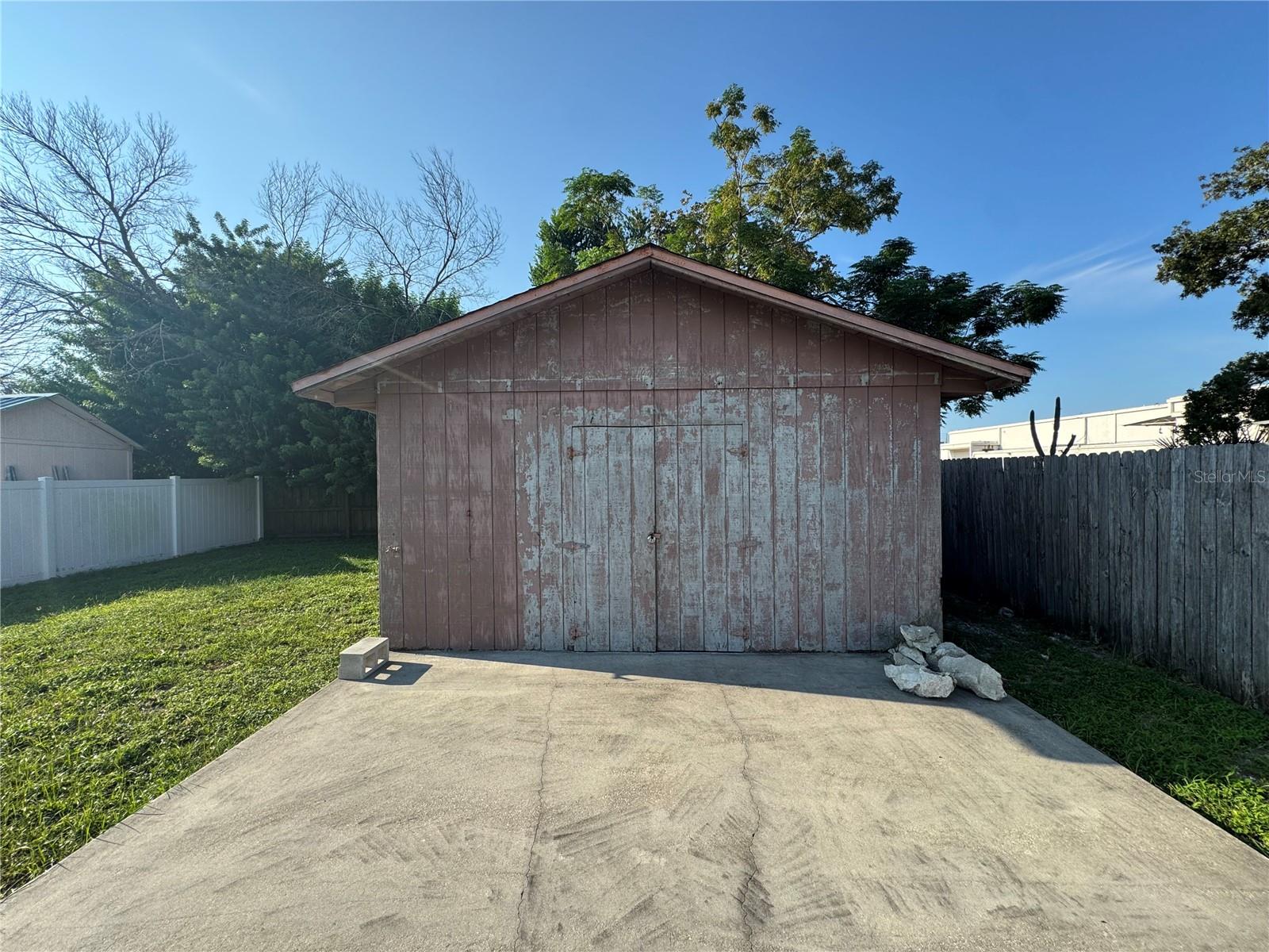 Image 10 of 33 For 7106 Jeanne Avenue
