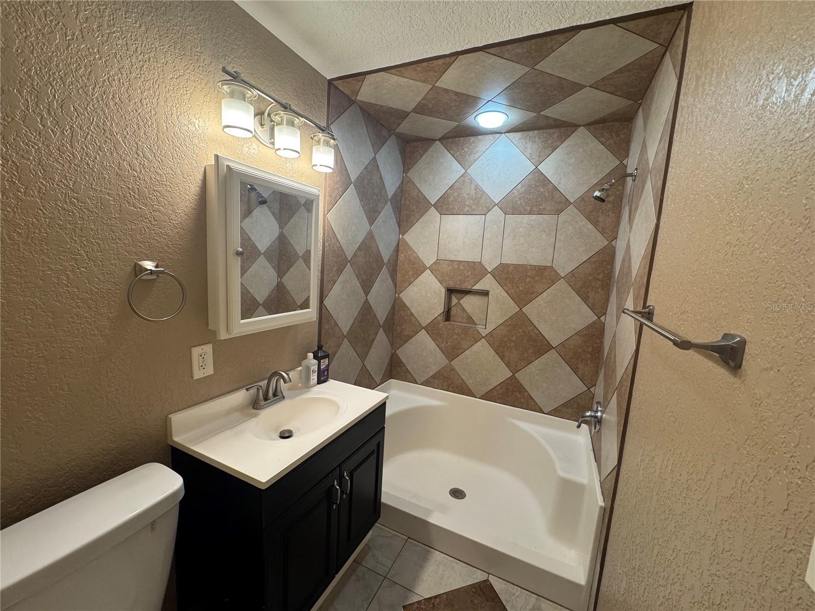 Image 19 of 33 For 7106 Jeanne Avenue