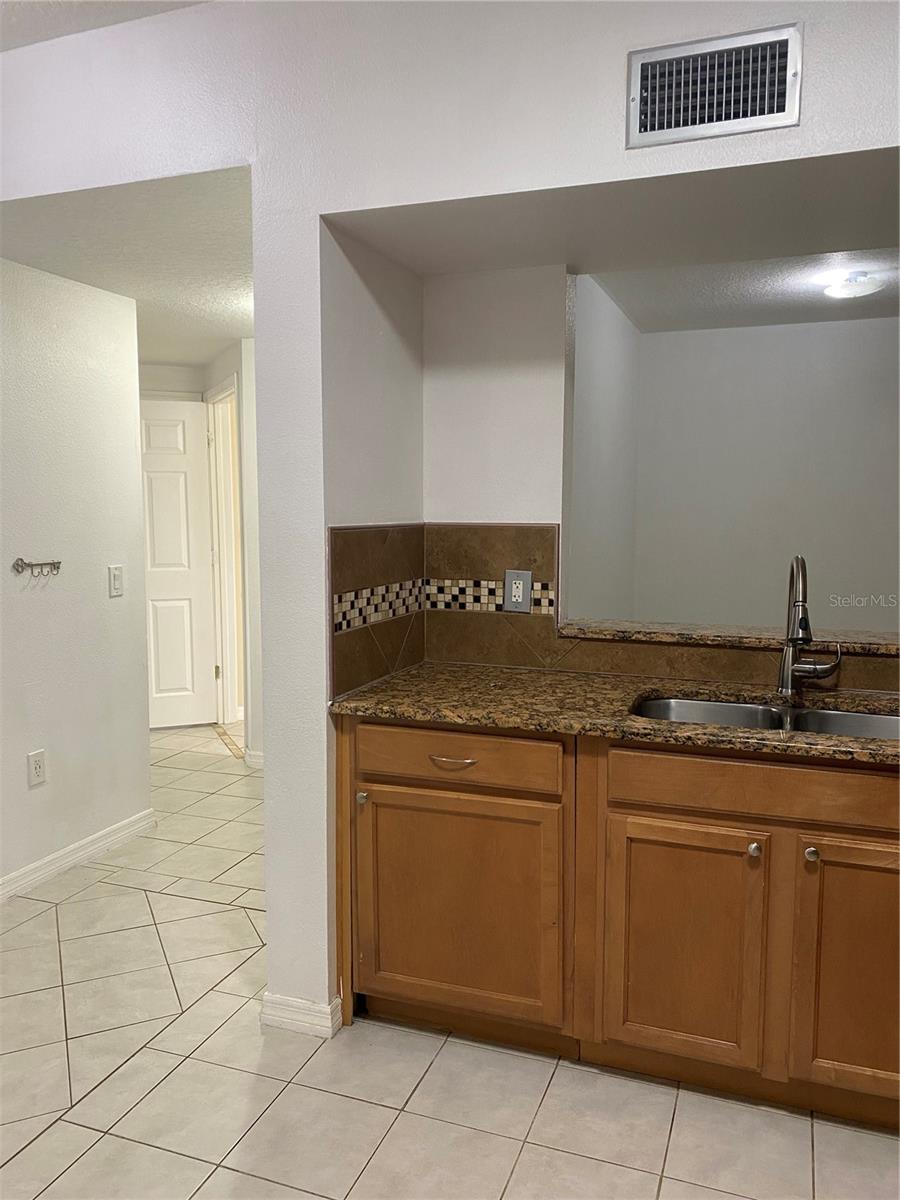 Image 3 of 14 For 6014 Portsdale Place 101