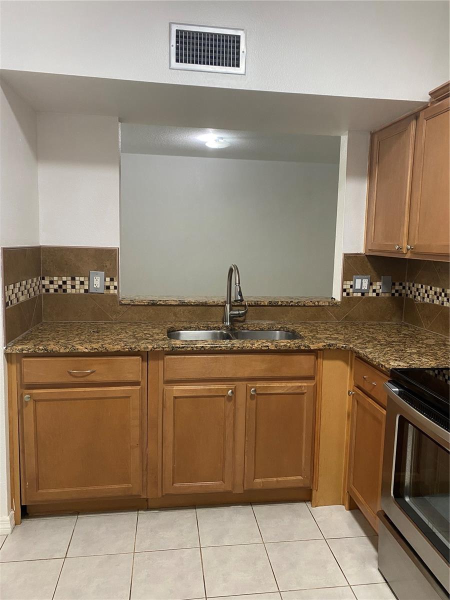 Image 4 of 14 For 6014 Portsdale Place 101