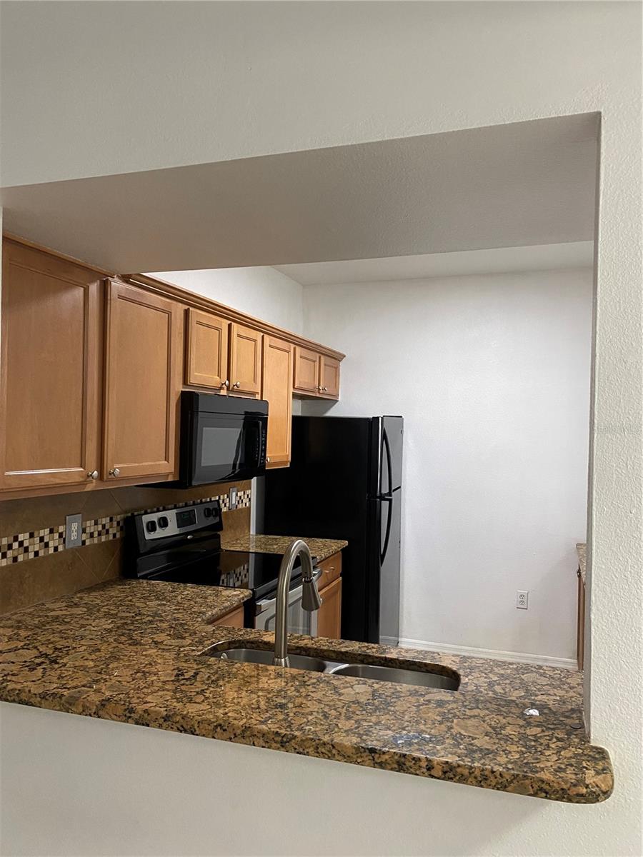 Image 7 of 14 For 6014 Portsdale Place 101