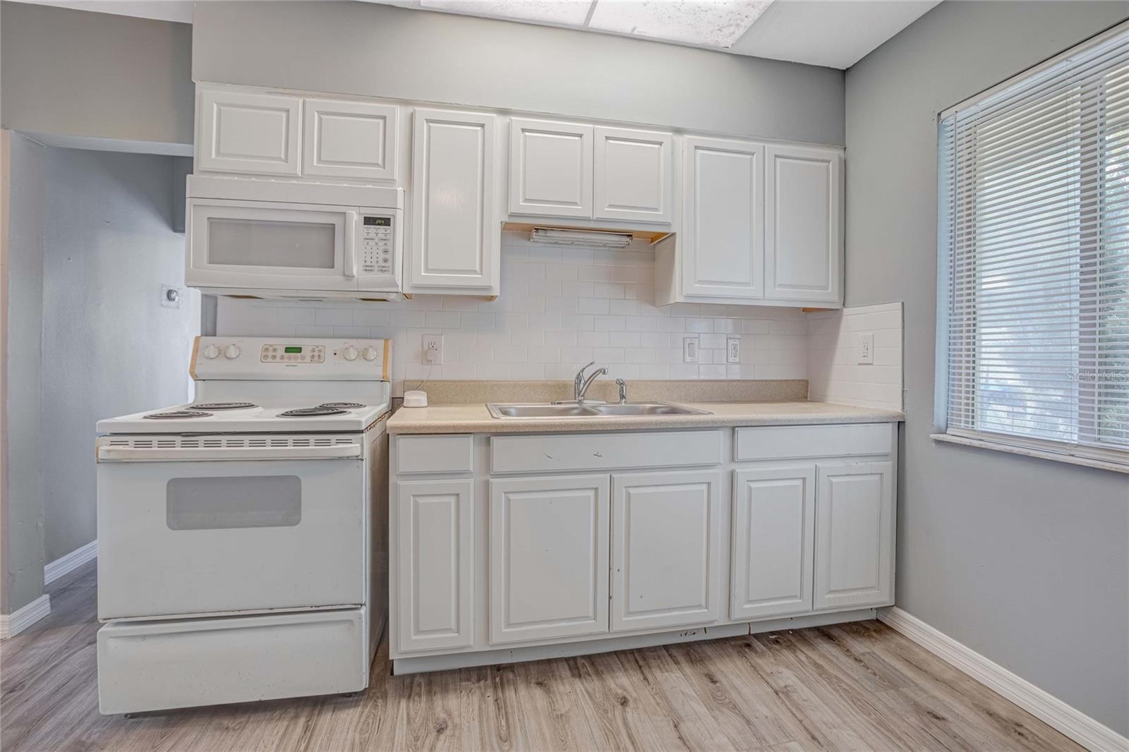 Image 11 of 26 For 1416 19th Avenue W