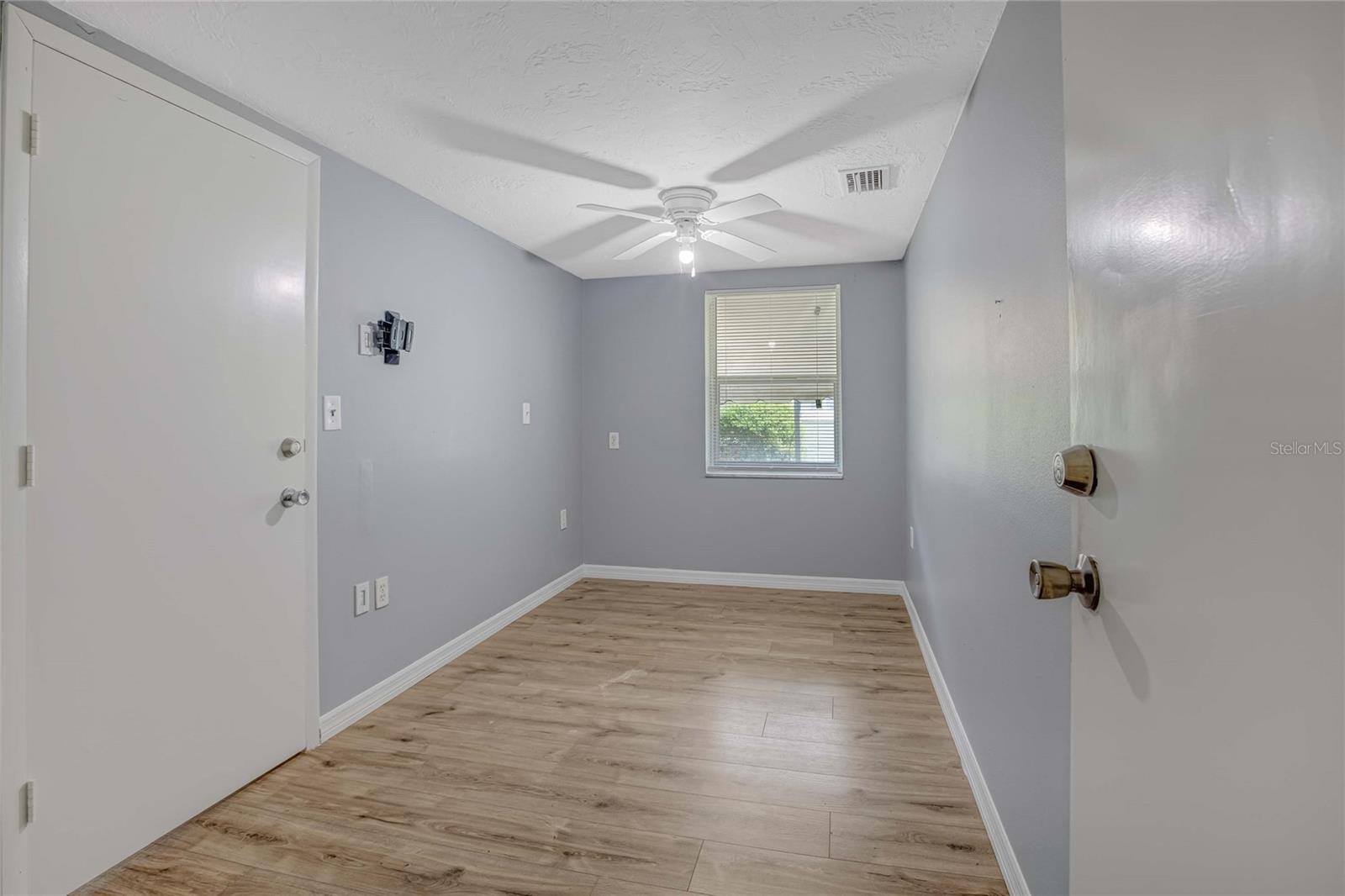 Image 12 of 26 For 1416 19th Avenue W