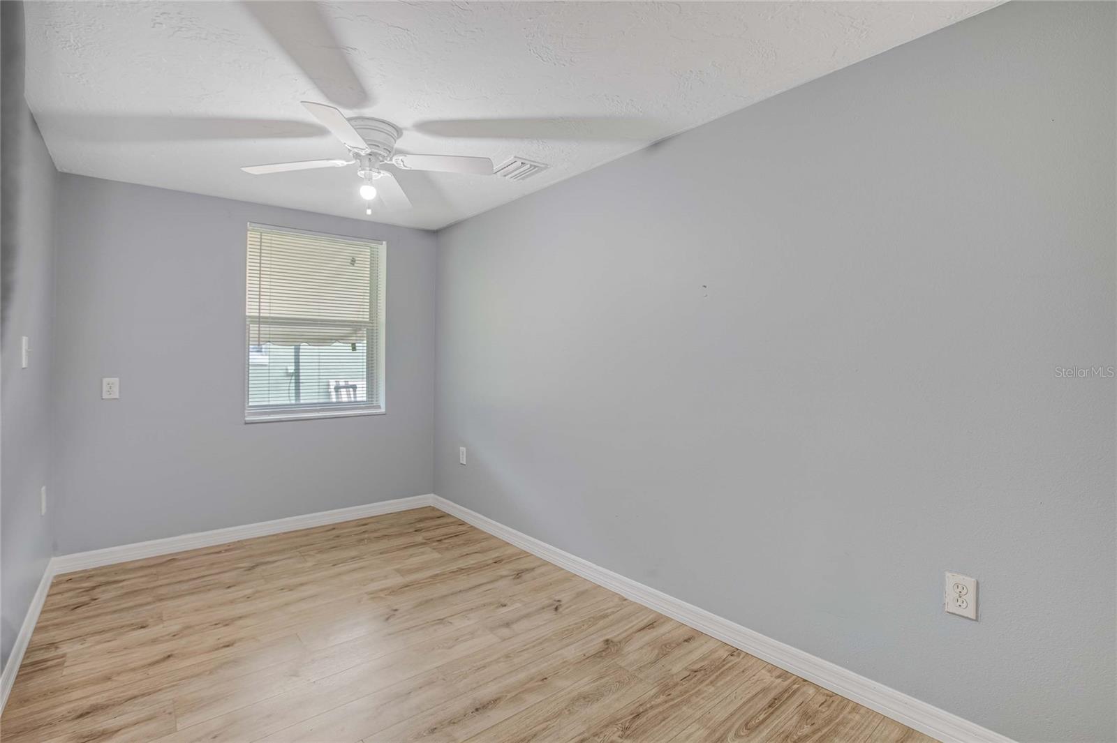 Image 13 of 26 For 1416 19th Avenue W
