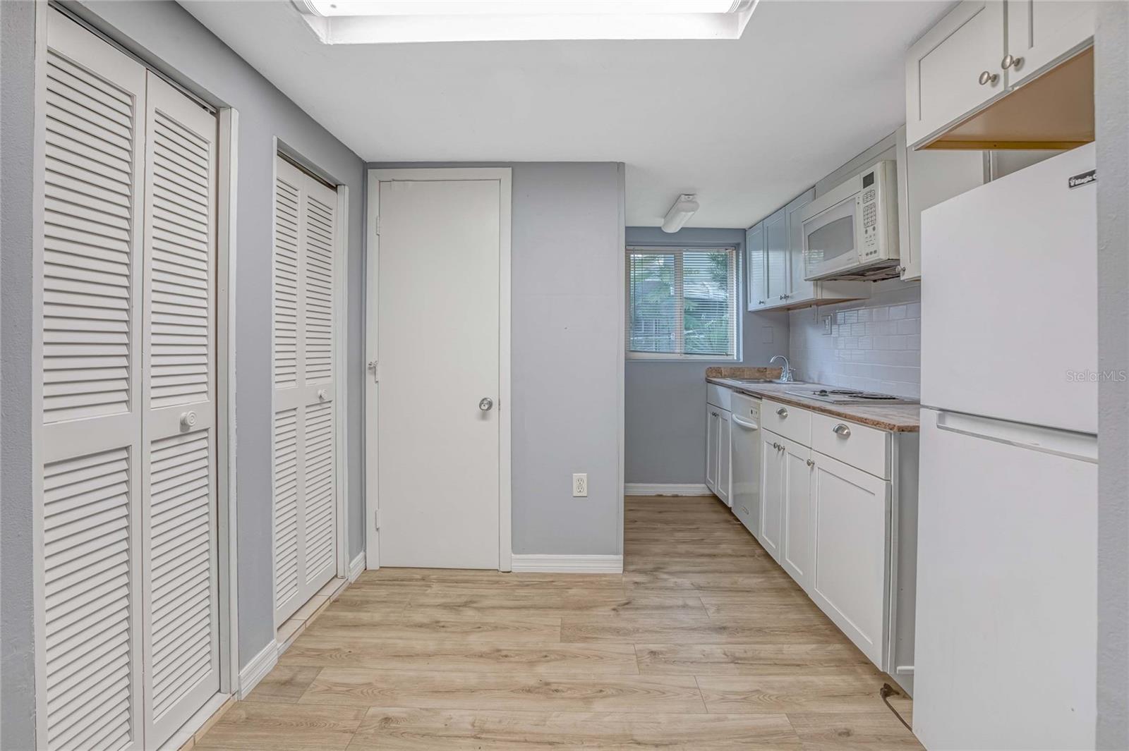 Image 20 of 26 For 1416 19th Avenue W