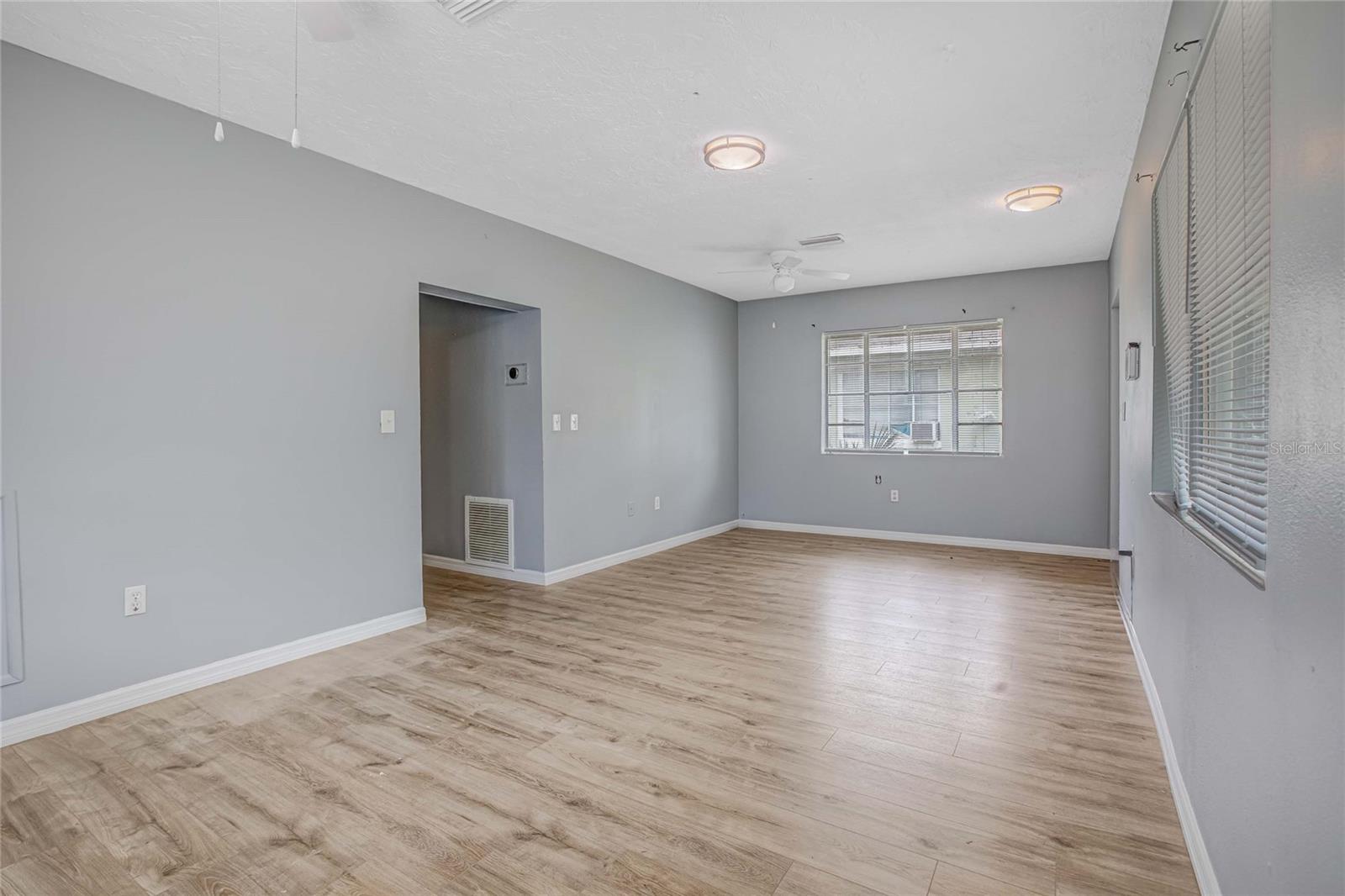 Image 5 of 26 For 1416 19th Avenue W