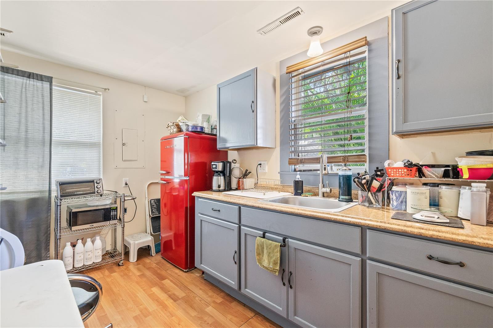 Image 18 of 38 For 805 Turner Street