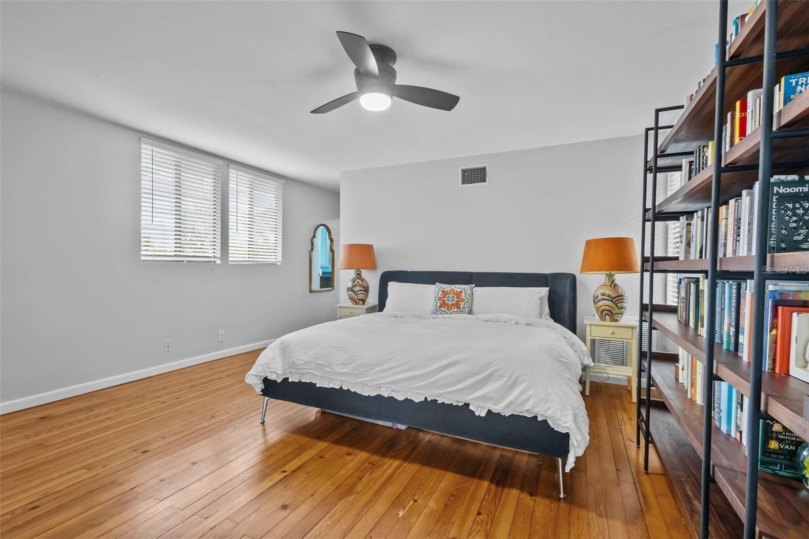 Image 14 of 37 For 4579 10th Avenue N