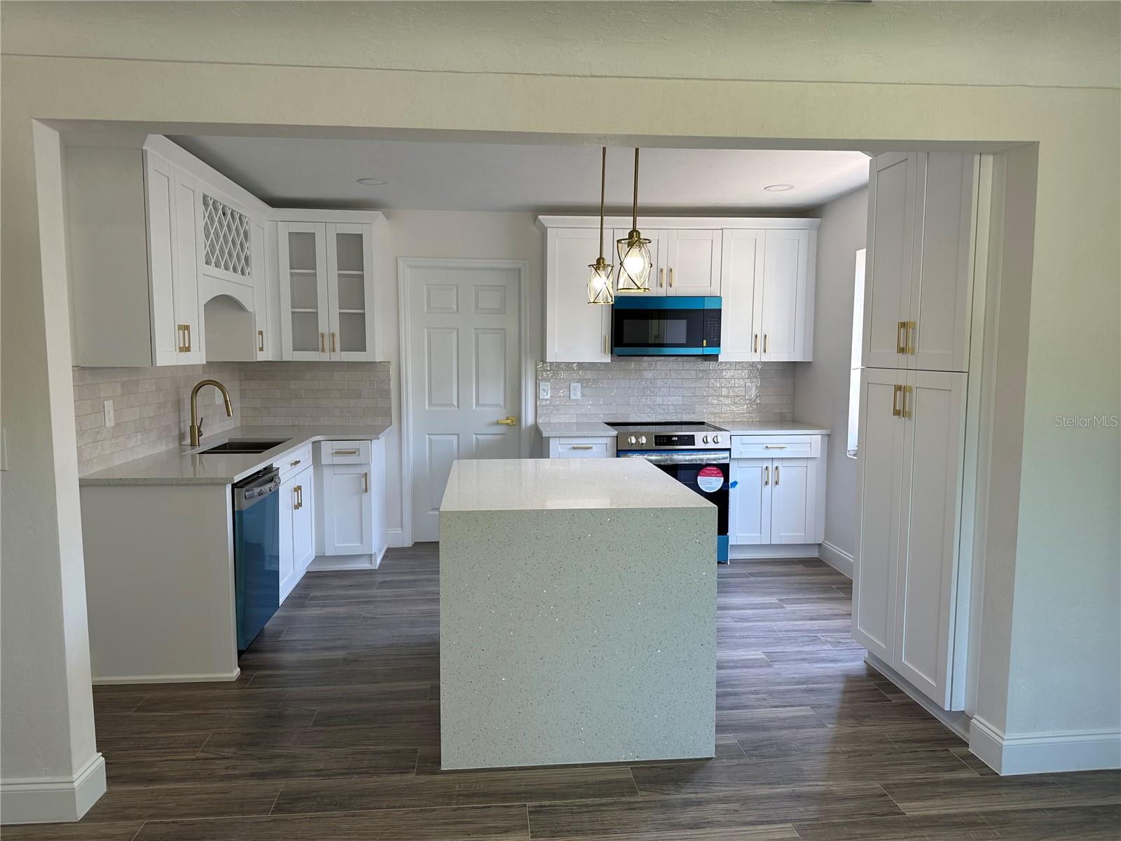 Image 3 of 12 For 620 38th Avenue N