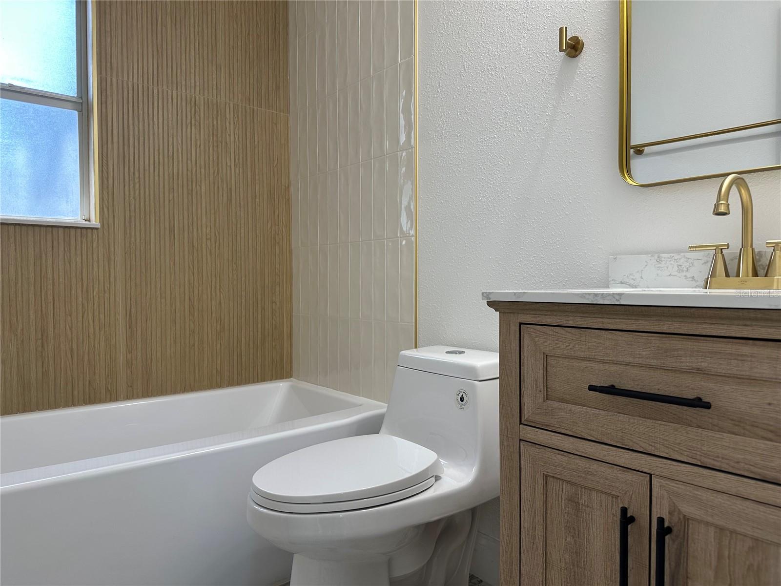 Image 7 of 12 For 620 38th Avenue N