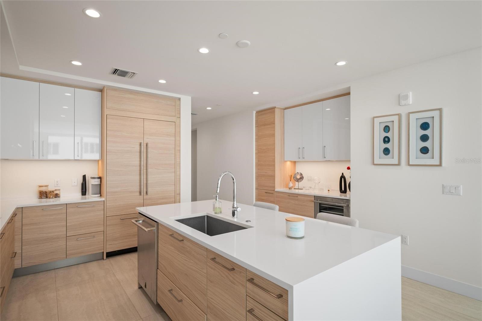 Image 6 of 43 For 301 1st Street S 807