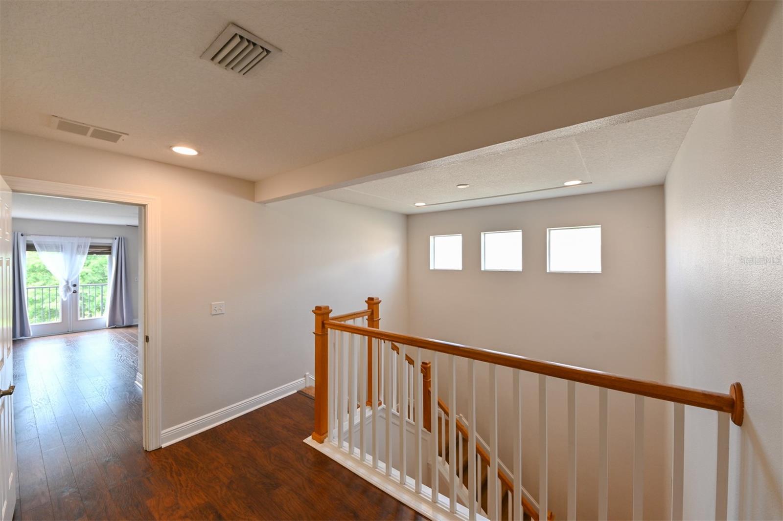 Image 18 of 59 For 277 Valencia Circle