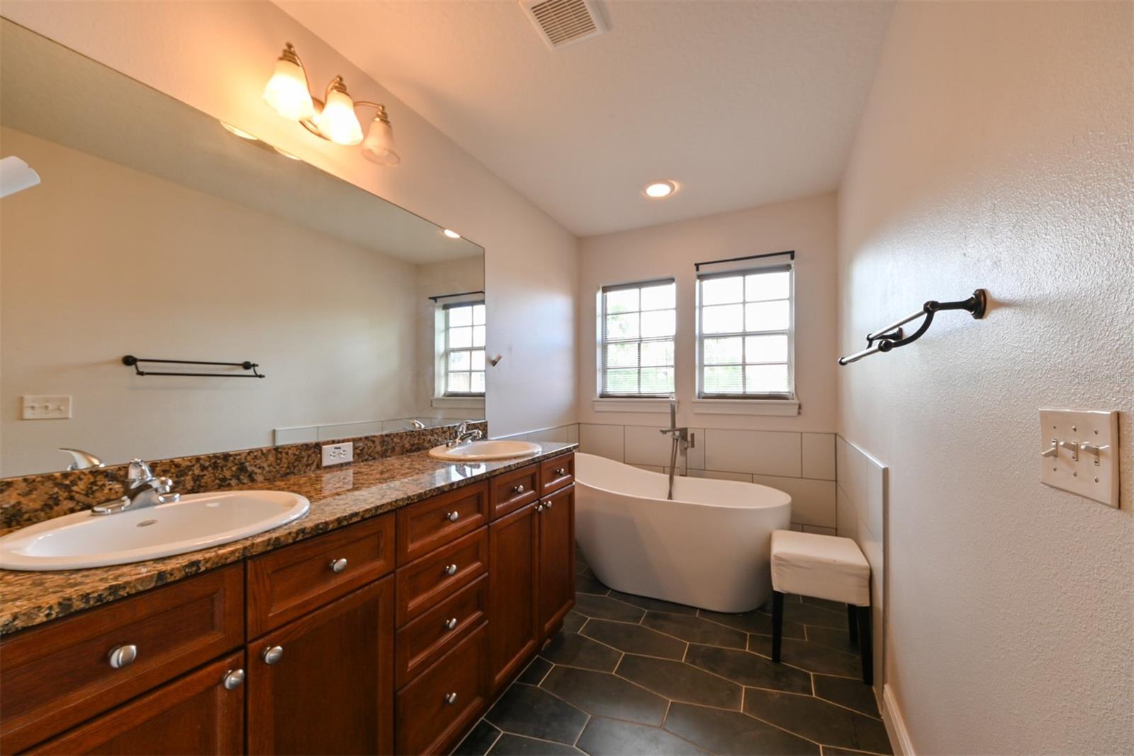 Image 27 of 59 For 277 Valencia Circle