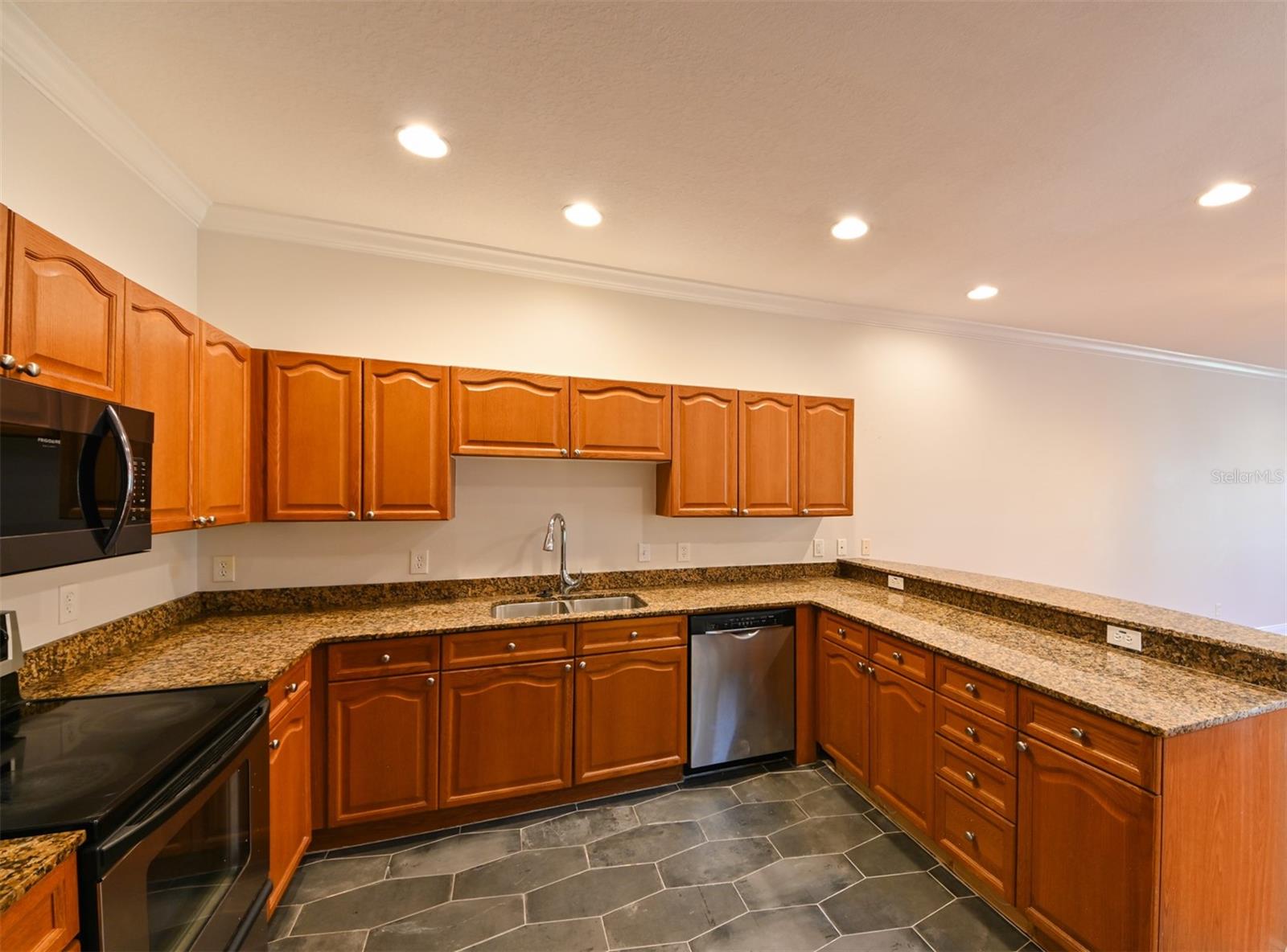 Image 33 of 59 For 277 Valencia Circle