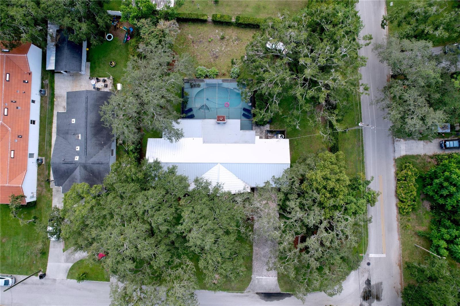 Image 12 of 85 For 12040 Riverhills Drive