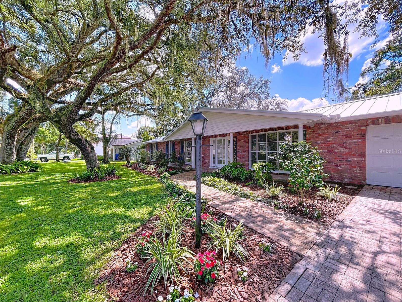 Image 8 of 85 For 12040 Riverhills Drive