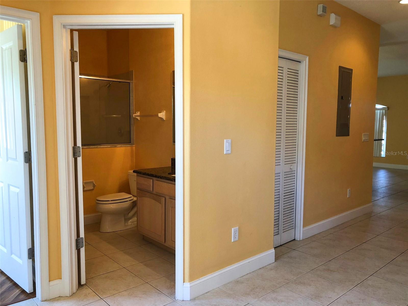 Image 12 of 31 For 6517 Channelside Drive