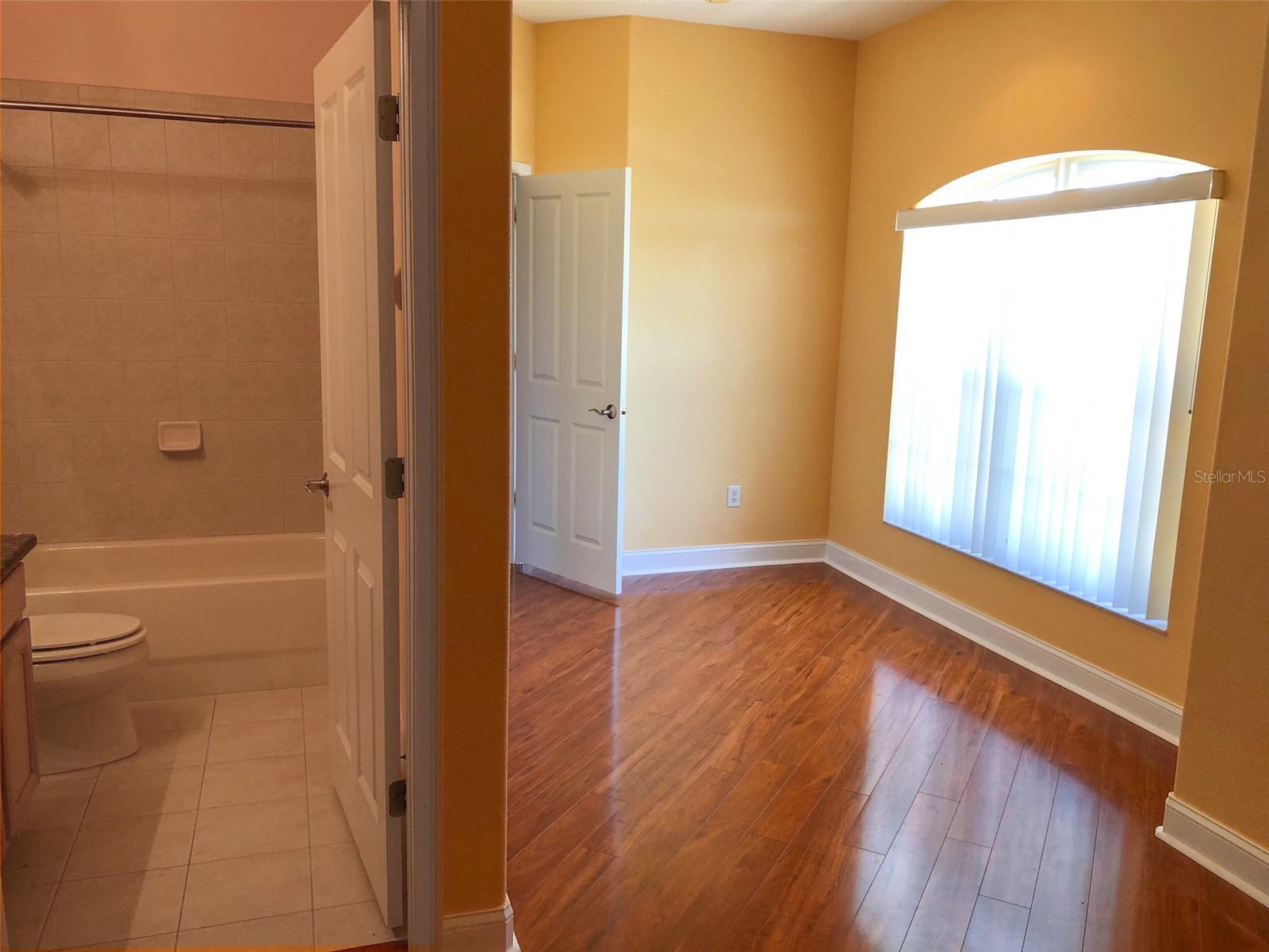 Image 21 of 31 For 6517 Channelside Drive