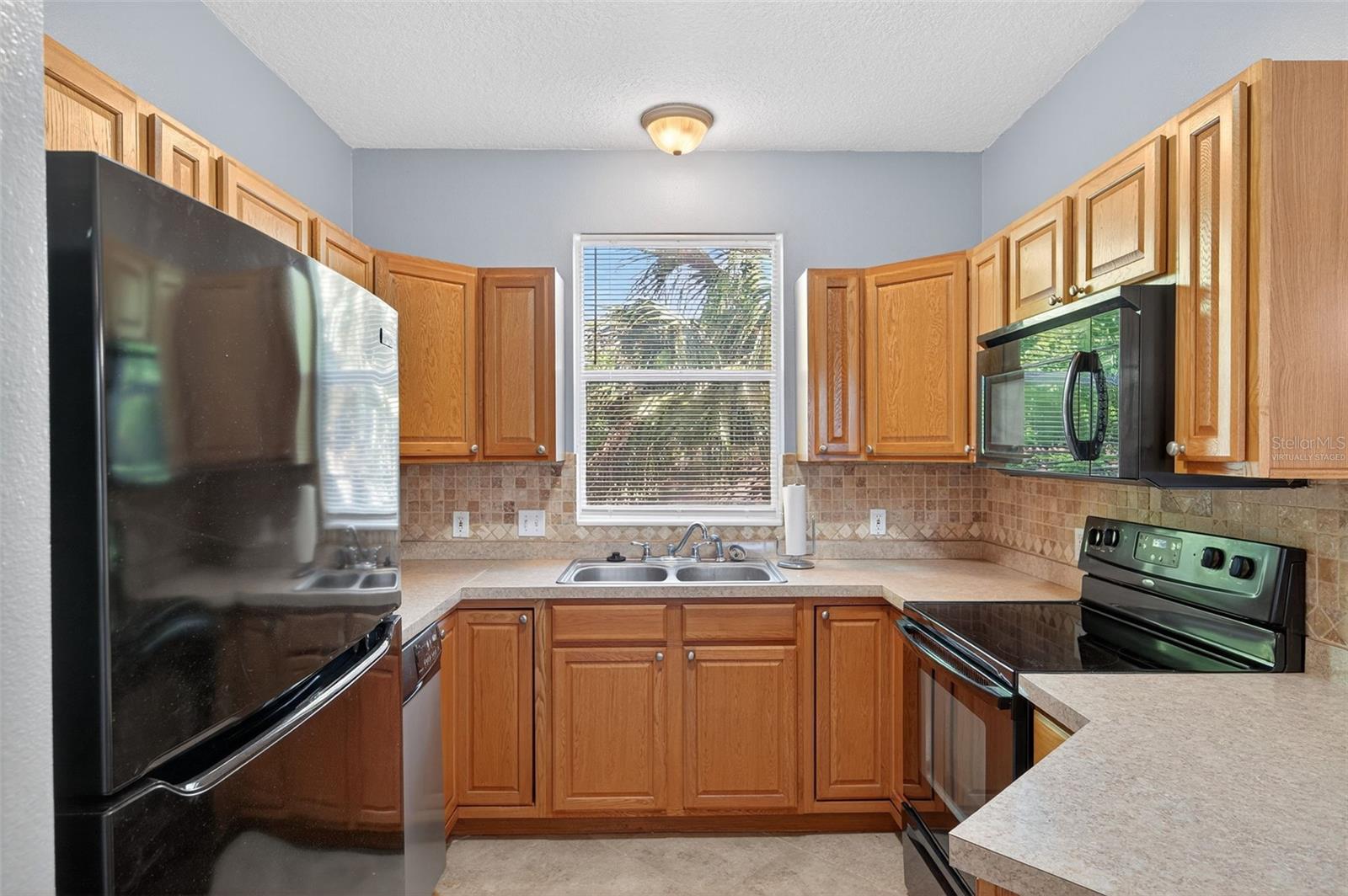 Image 4 of 38 For 13777 Forest Lake Drive