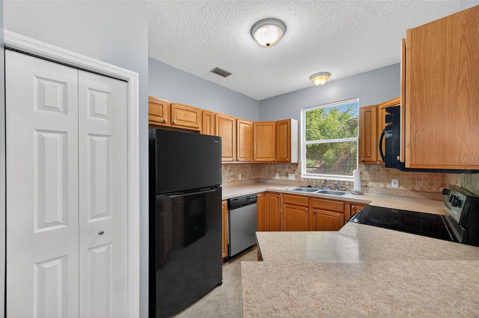 Image 5 of 38 For 13777 Forest Lake Drive